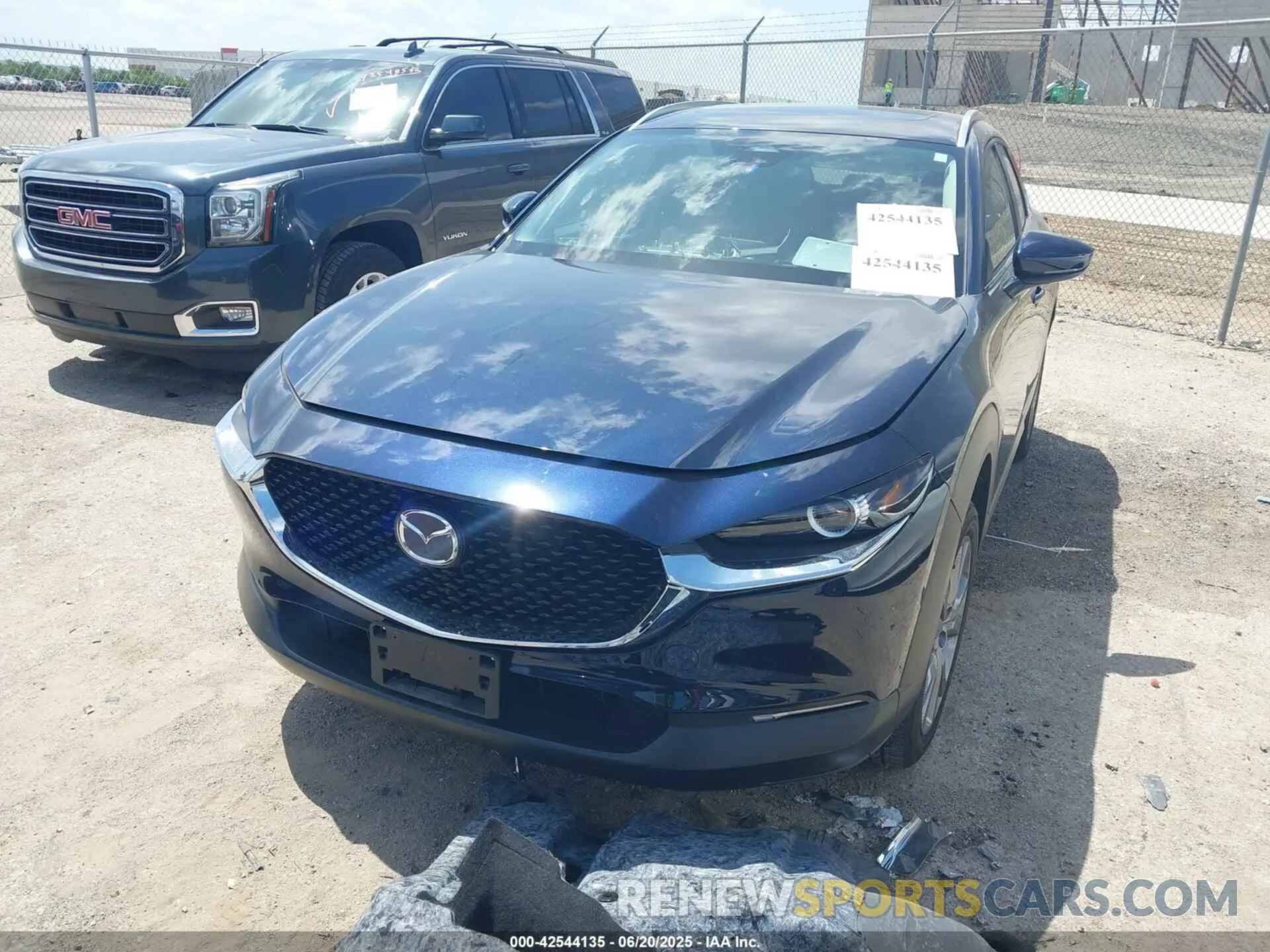 2 Photograph of a damaged car 3MVDMBCM7SM754527 MAZDA CX-30 2025