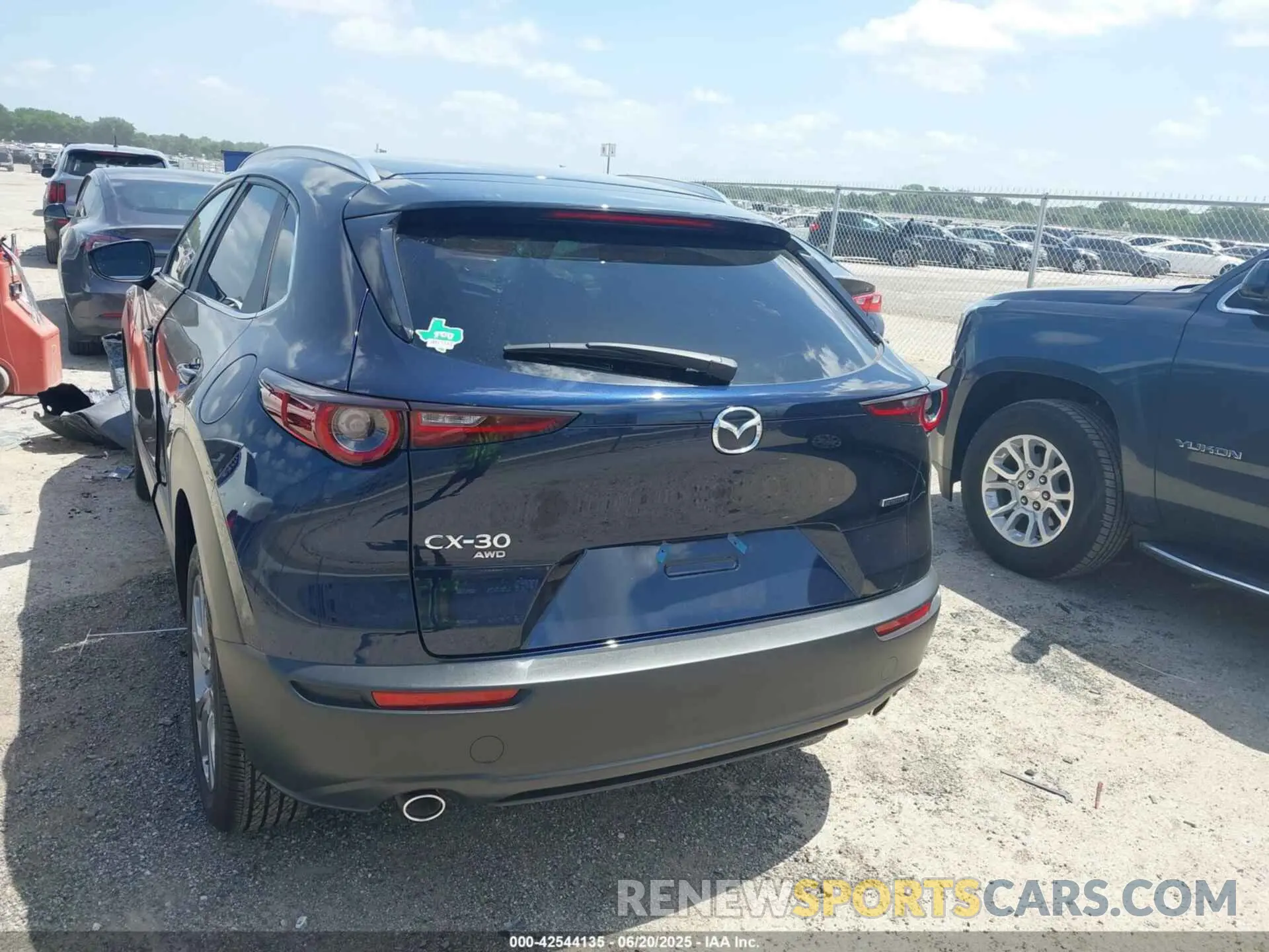 3 Photograph of a damaged car 3MVDMBCM7SM754527 MAZDA CX-30 2025