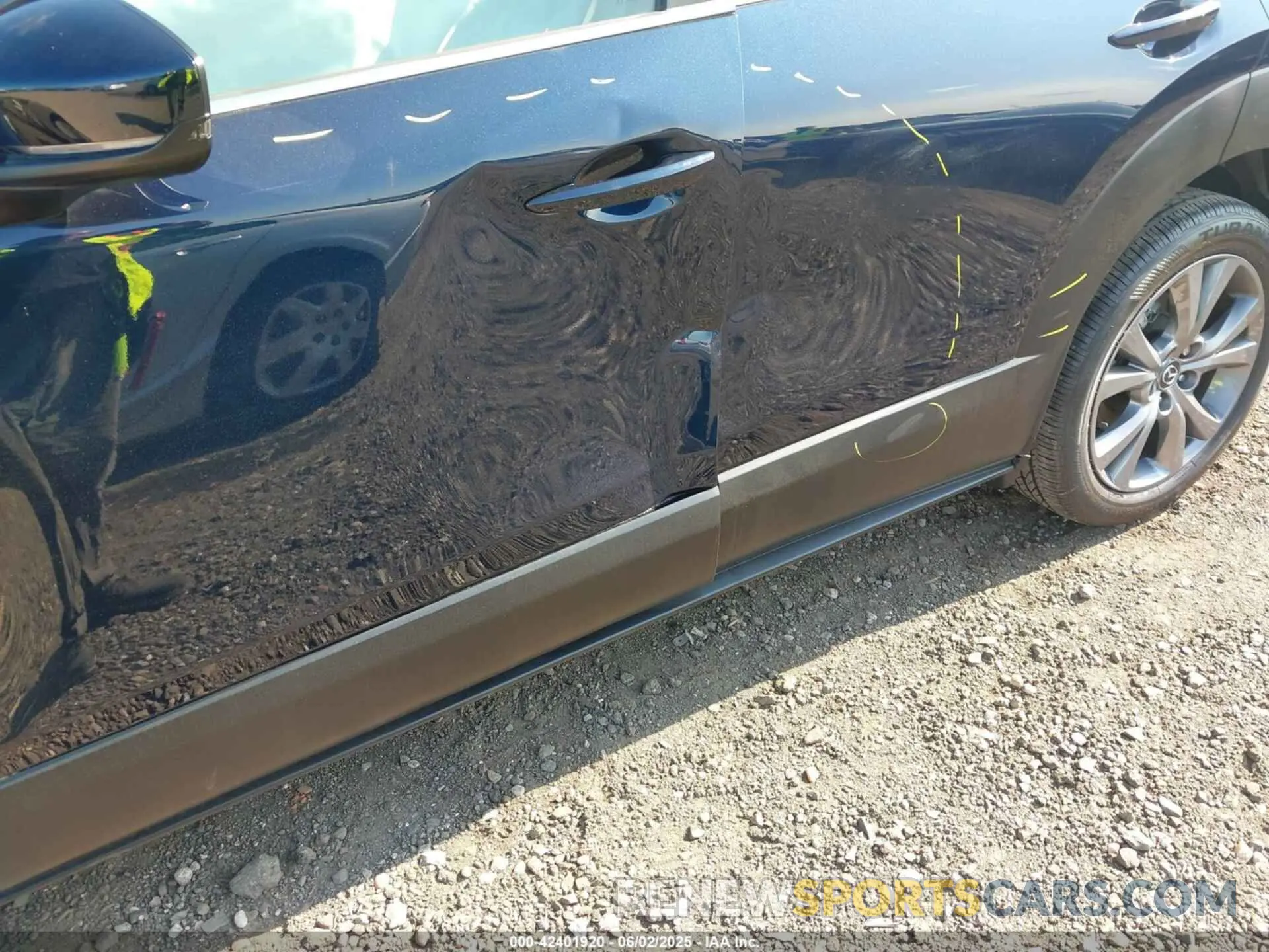 17 Photograph of a damaged car 3MVDMBCM7SM760876 MAZDA CX-30 2025