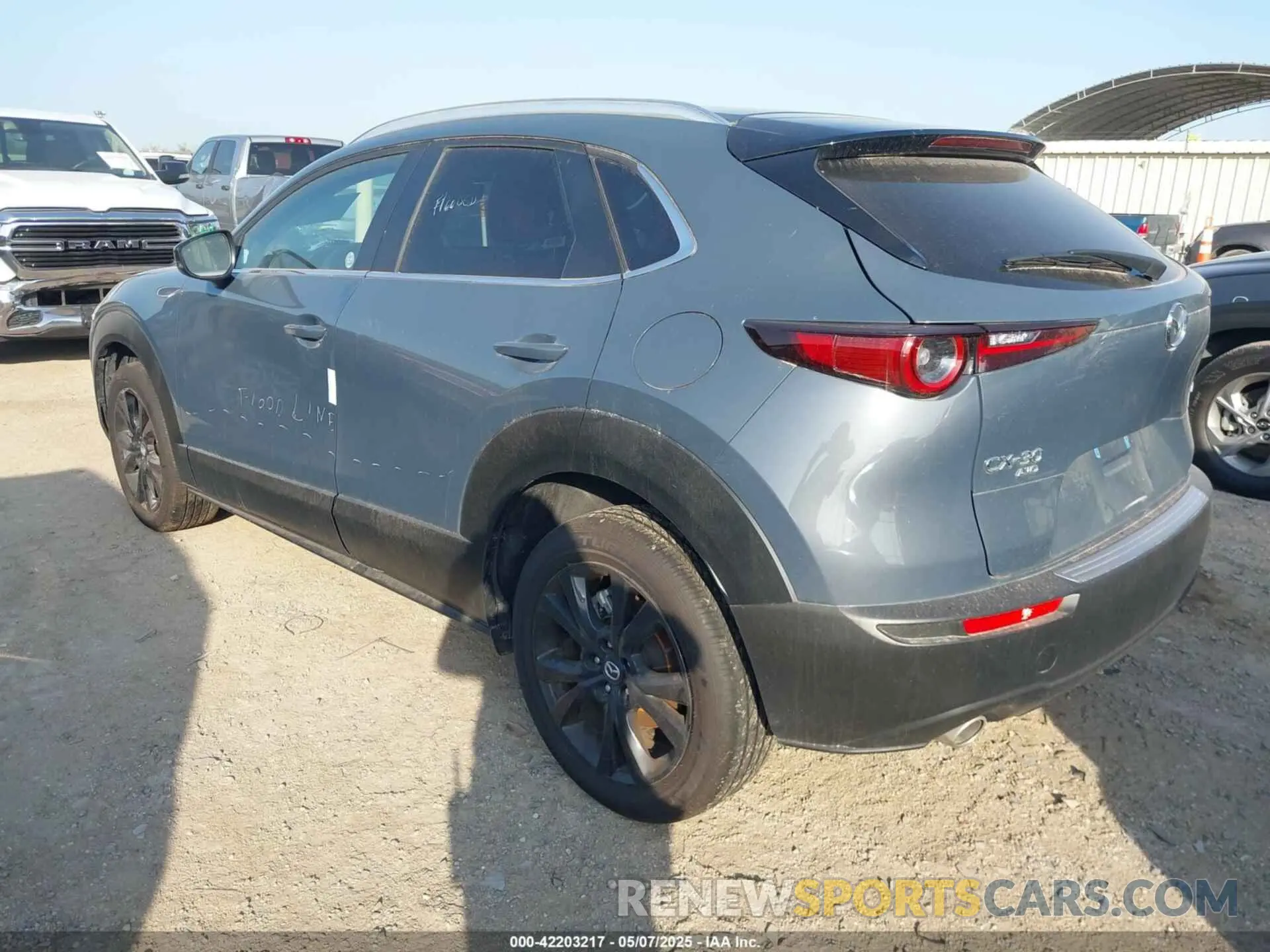 3 Photograph of a damaged car 3MVDMBCM8SM772566 MAZDA CX-30 2025