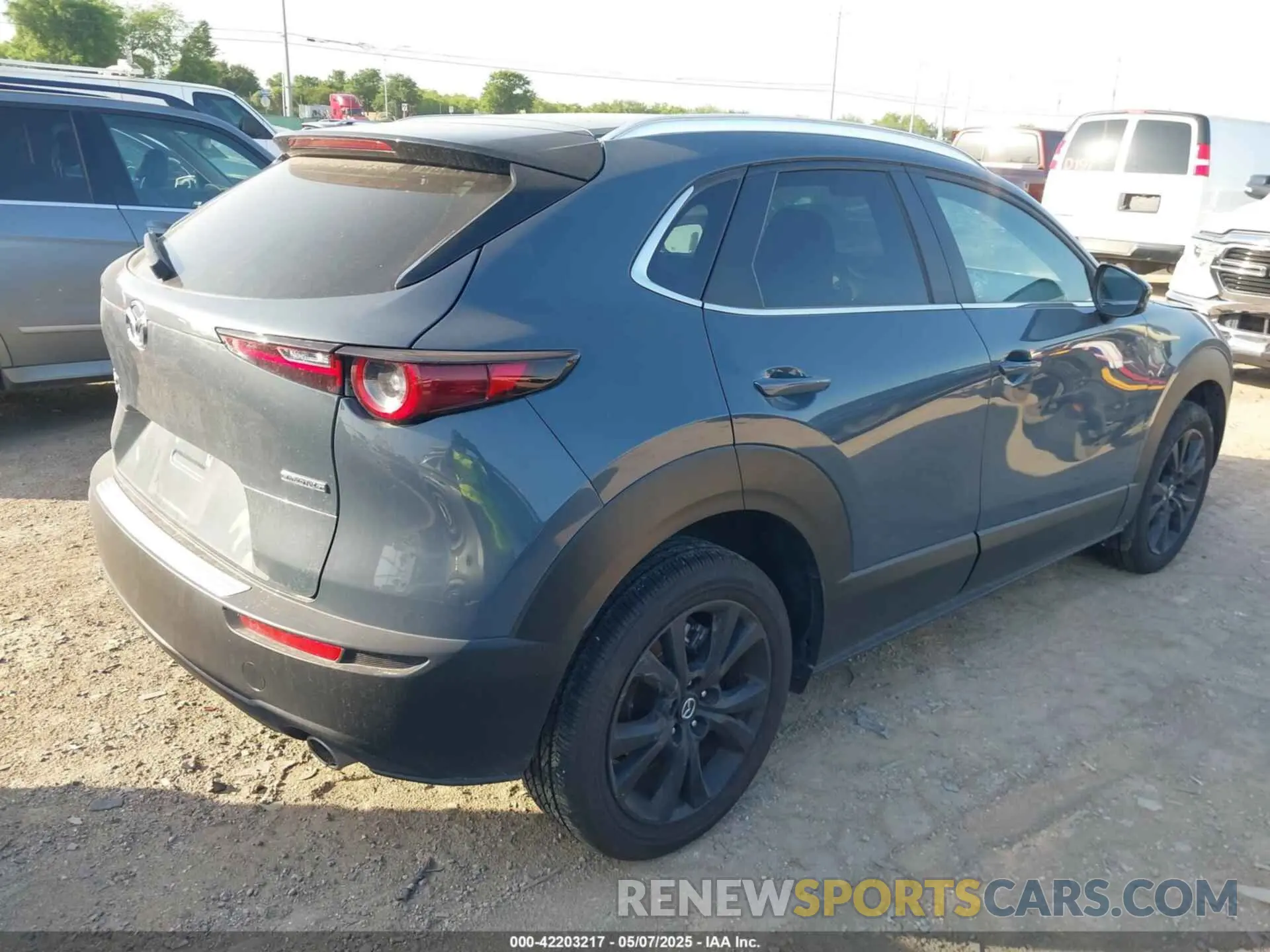 4 Photograph of a damaged car 3MVDMBCM8SM772566 MAZDA CX-30 2025