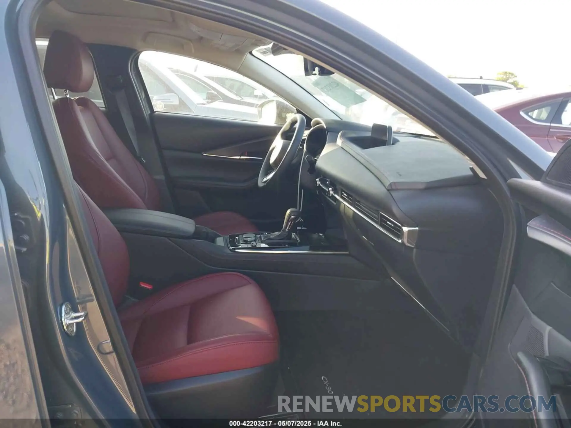 5 Photograph of a damaged car 3MVDMBCM8SM772566 MAZDA CX-30 2025