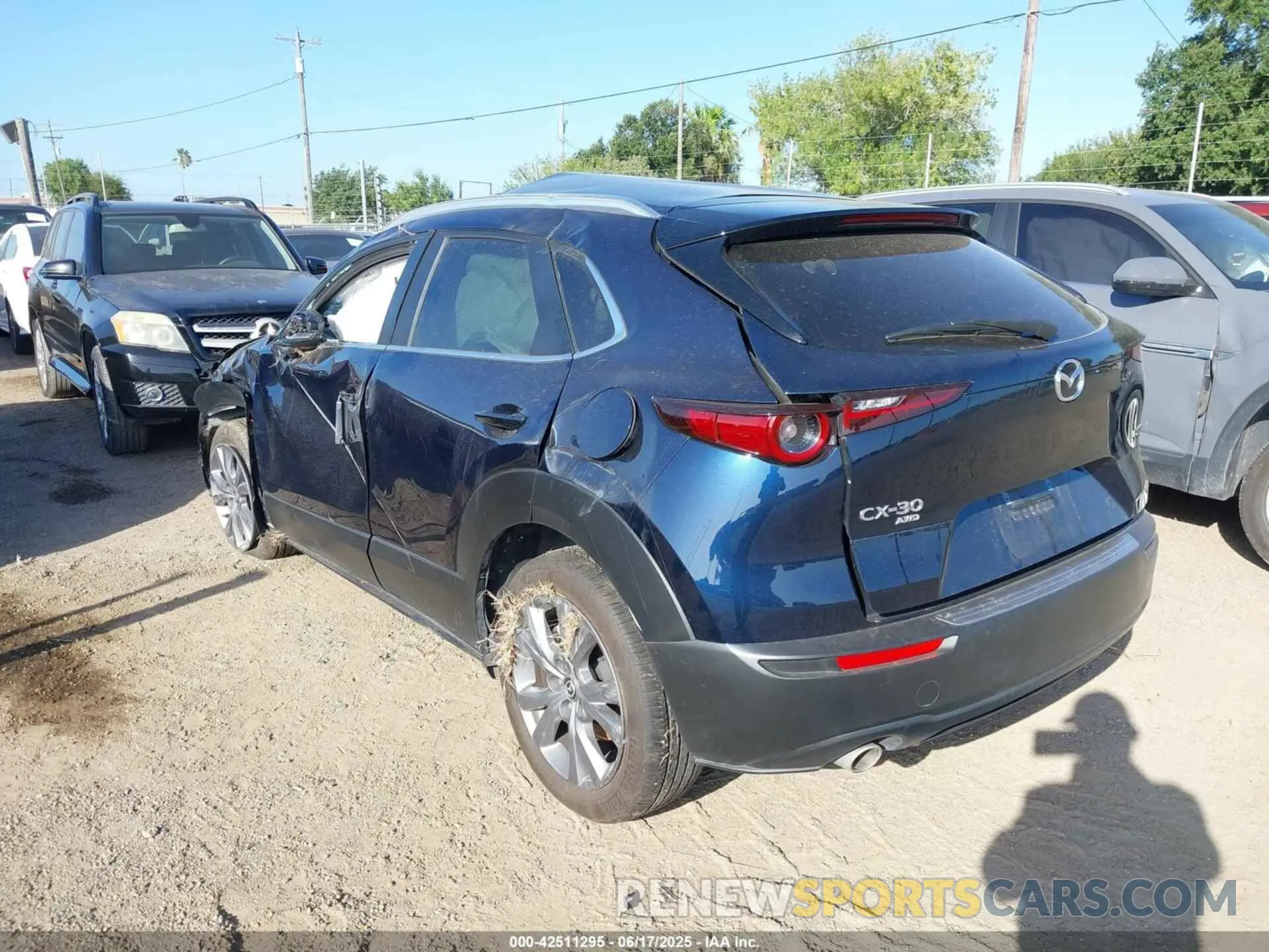 3 Photograph of a damaged car 3MVDMBCM9SM767831 MAZDA CX-30 2025