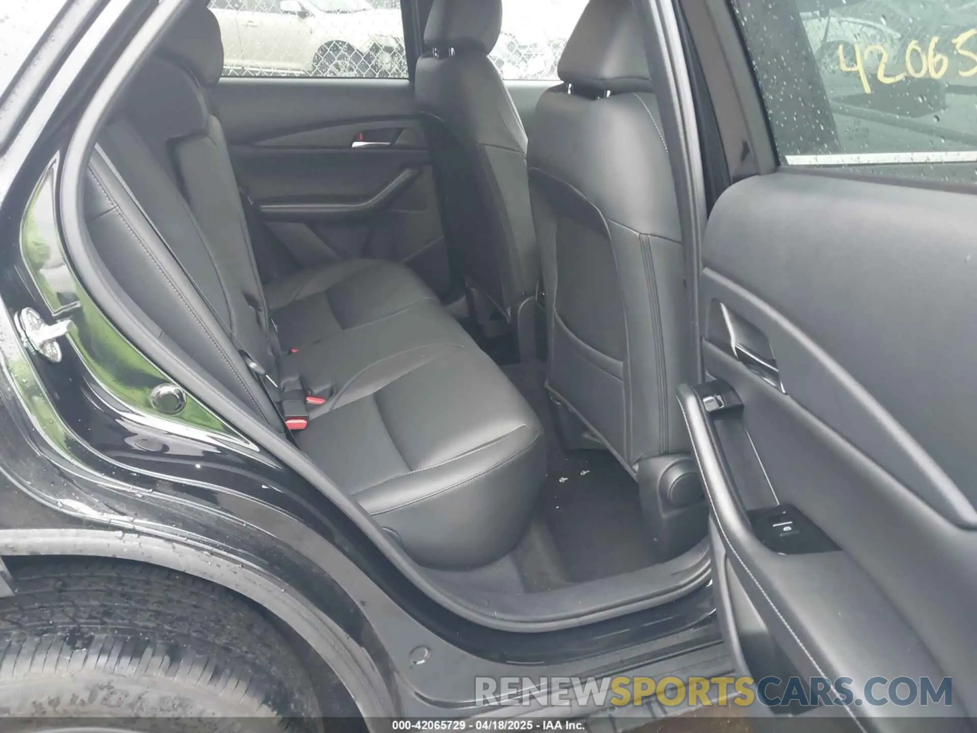 8 Photograph of a damaged car 3MVDMBCM9SM783429 MAZDA CX-30 2025