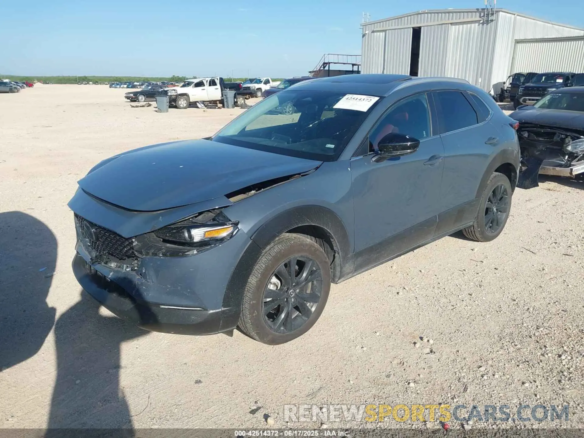 2 Photograph of a damaged car 3MVDMBCMXSM790941 MAZDA CX-30 2025