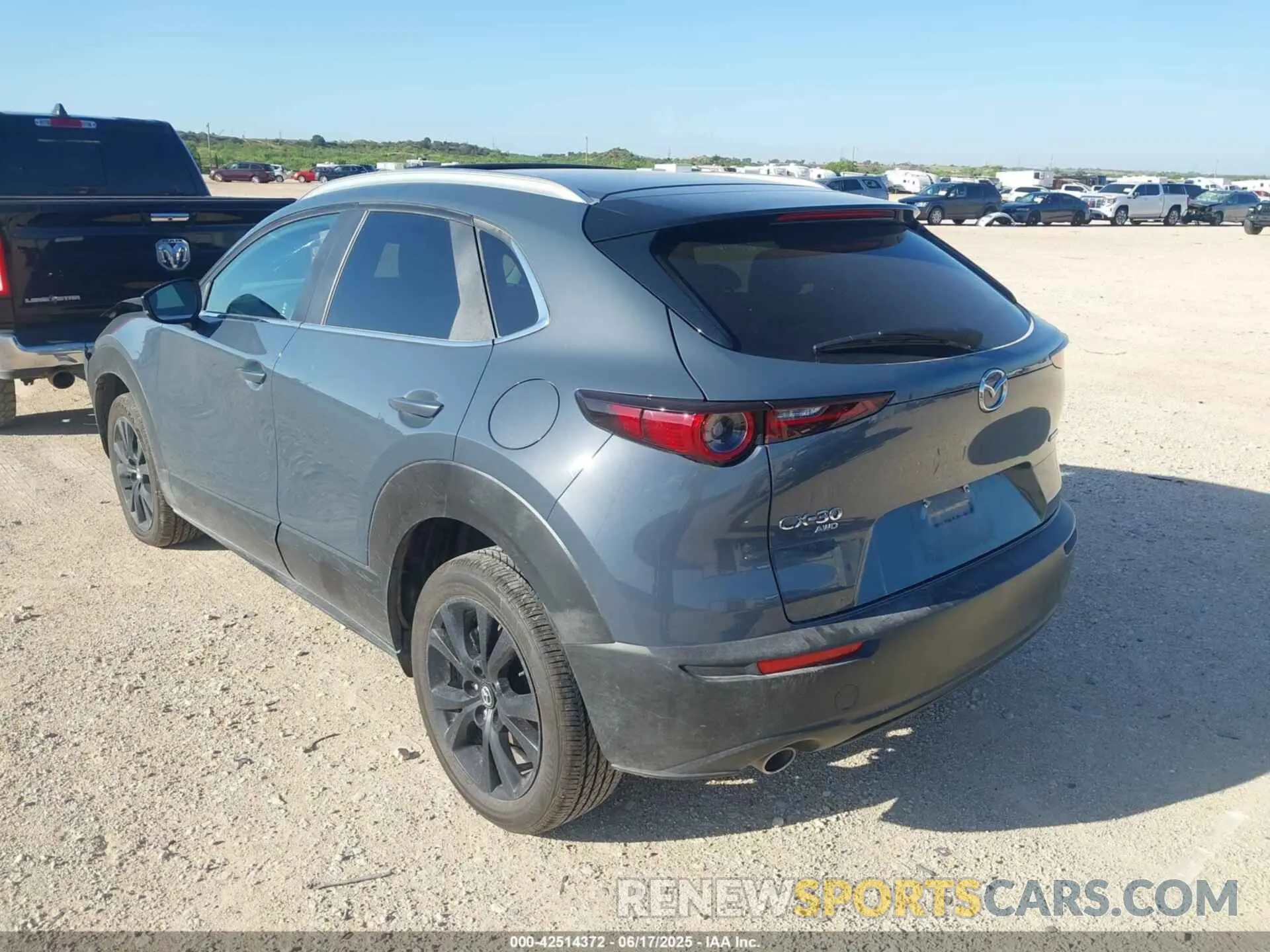 3 Photograph of a damaged car 3MVDMBCMXSM790941 MAZDA CX-30 2025