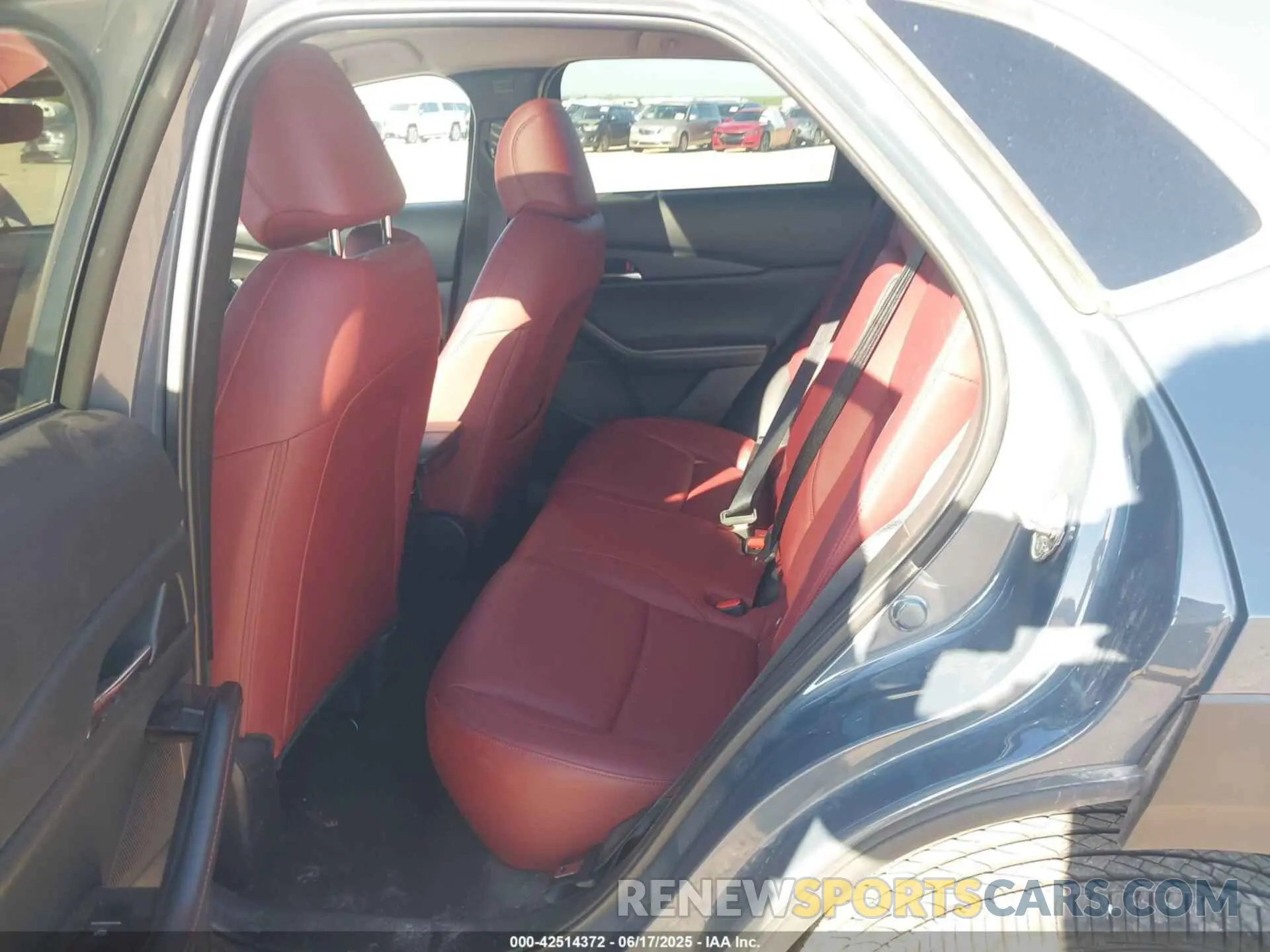 8 Photograph of a damaged car 3MVDMBCMXSM790941 MAZDA CX-30 2025