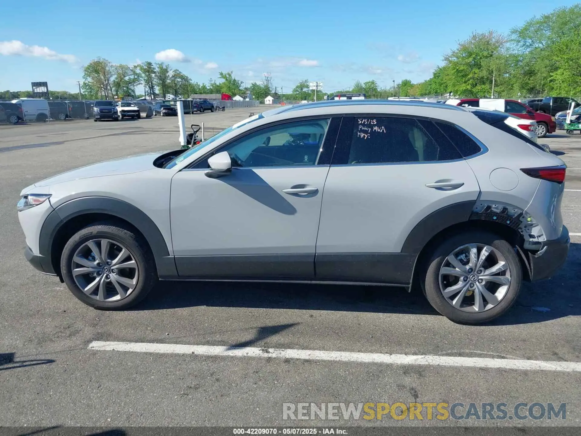 14 Photograph of a damaged car 3MVDMBDM2SM798045 MAZDA CX-30 2025