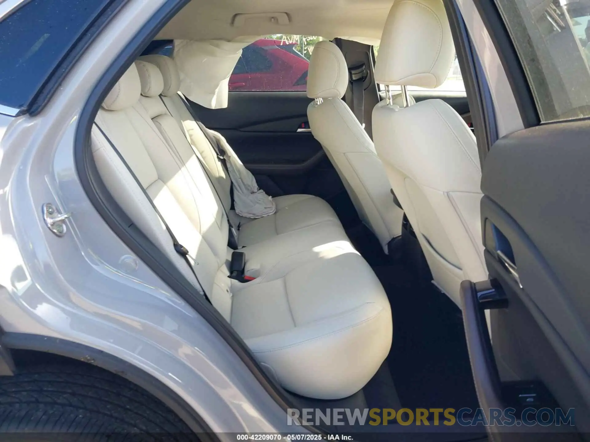 8 Photograph of a damaged car 3MVDMBDM2SM798045 MAZDA CX-30 2025