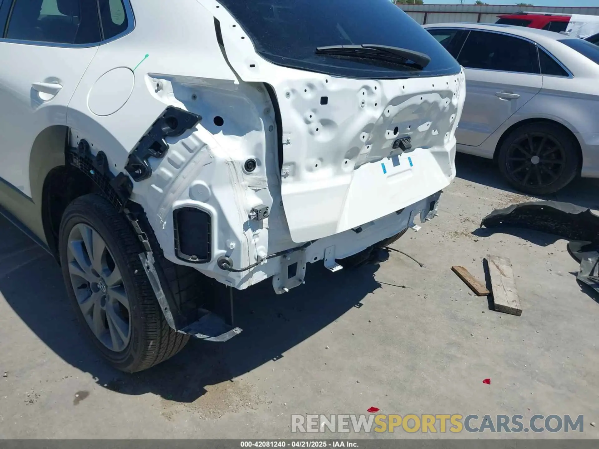 6 Photograph of a damaged car 3MVDMBDM9SM788547 MAZDA CX-30 2025