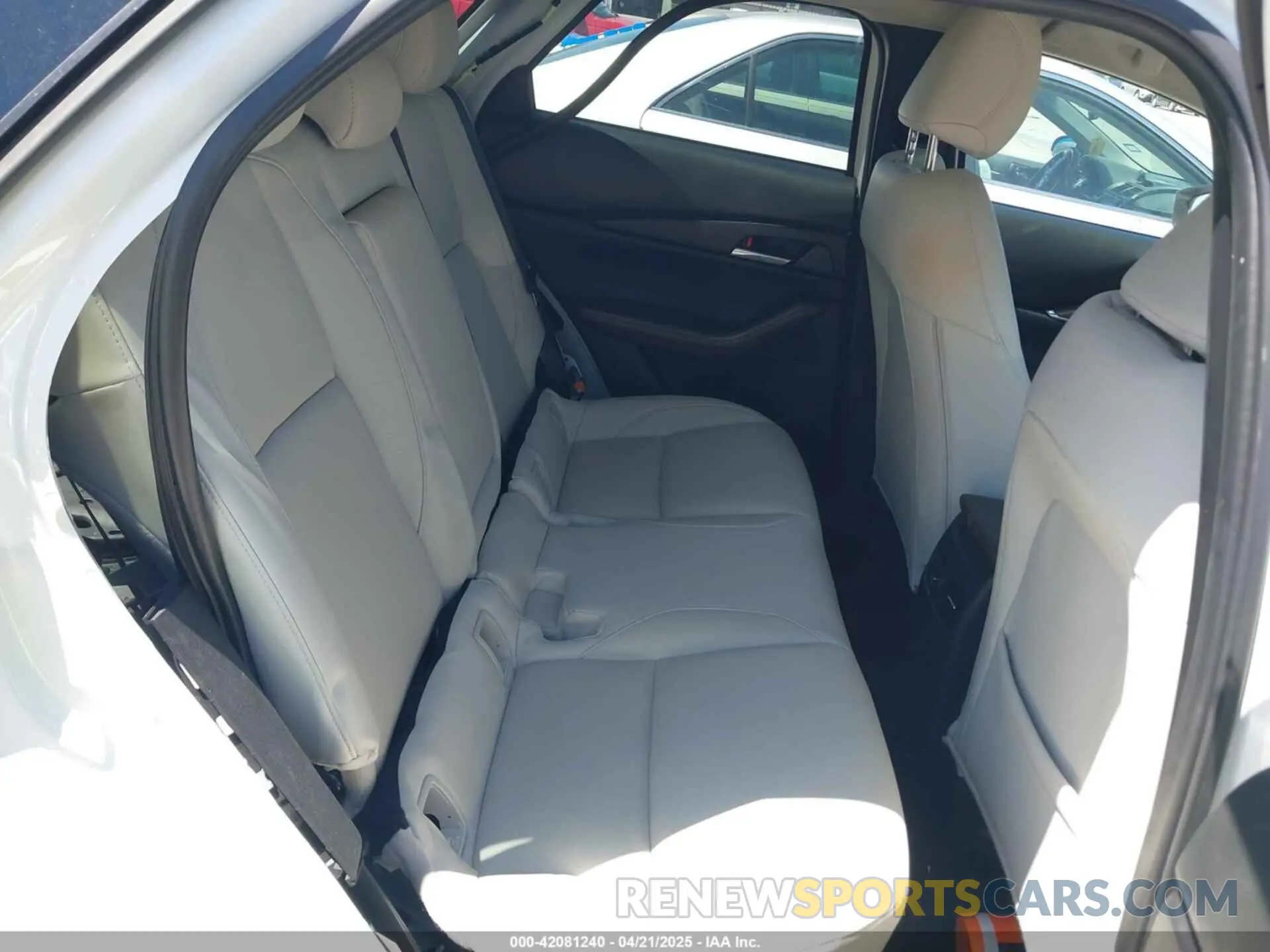 8 Photograph of a damaged car 3MVDMBDM9SM788547 MAZDA CX-30 2025