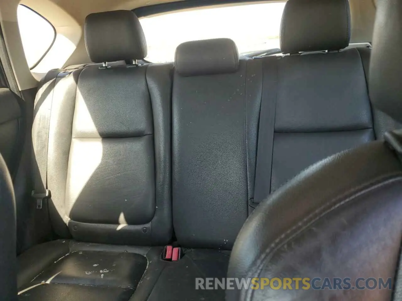 10 Photograph of a damaged car JM3KE2BE3E0333323 MAZDA CX-5 2014