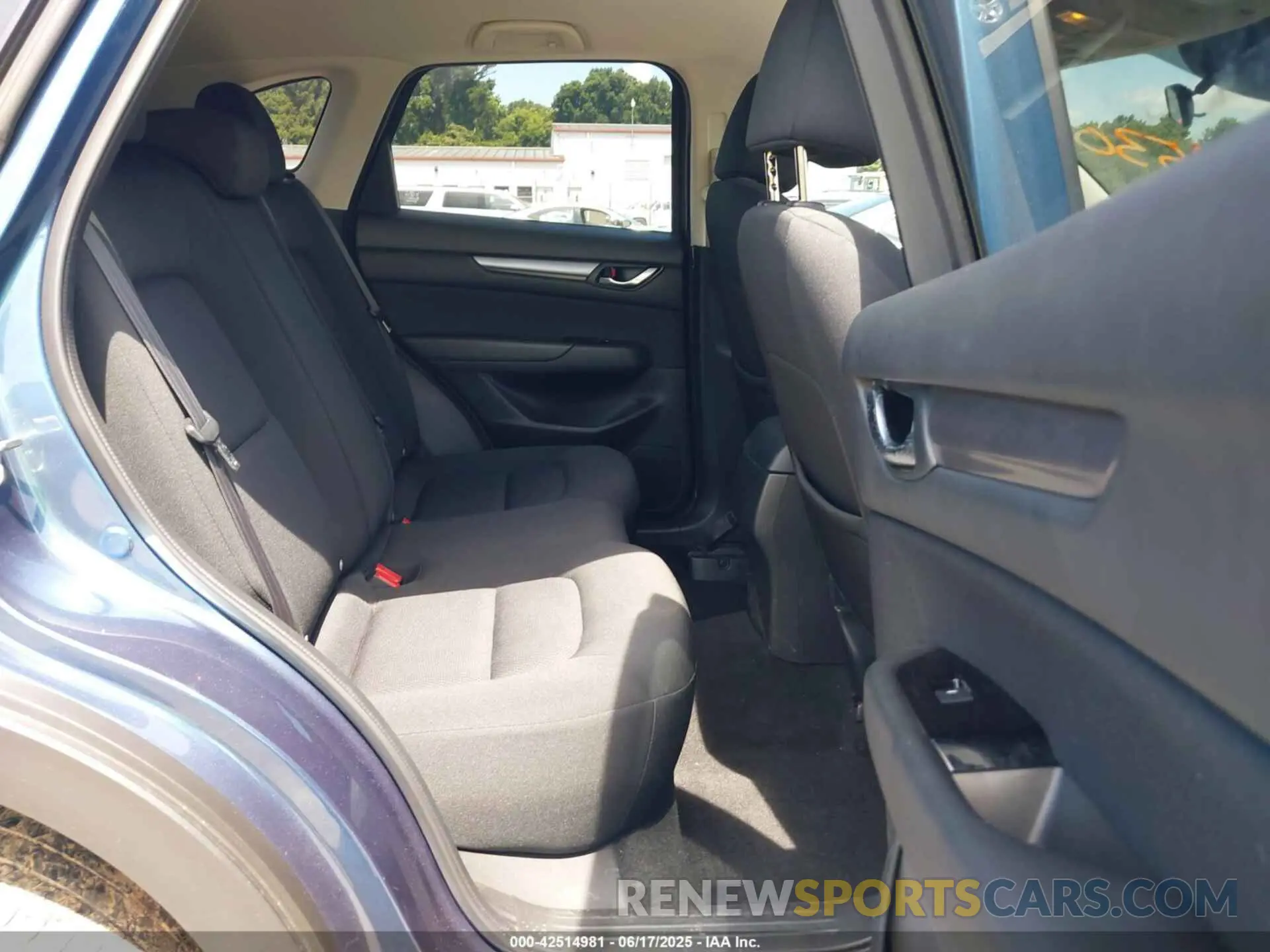 8 Photograph of a damaged car JM3KFABM1K1699530 MAZDA CX-5 2019