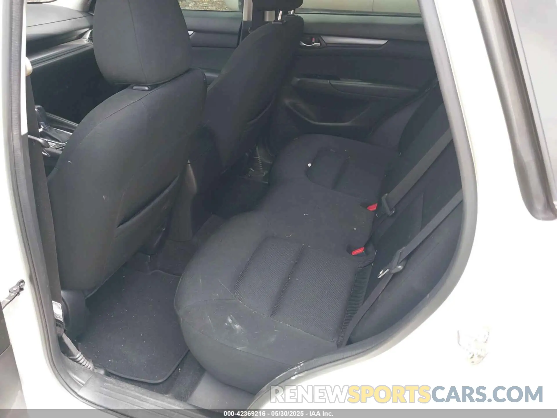 8 Photograph of a damaged car JM3KFABM3K1615823 MAZDA CX-5 2019