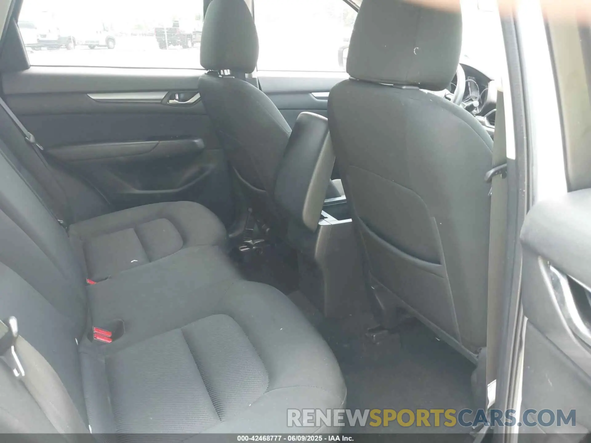 8 Photograph of a damaged car JM3KFABM8K1586027 MAZDA CX-5 2019