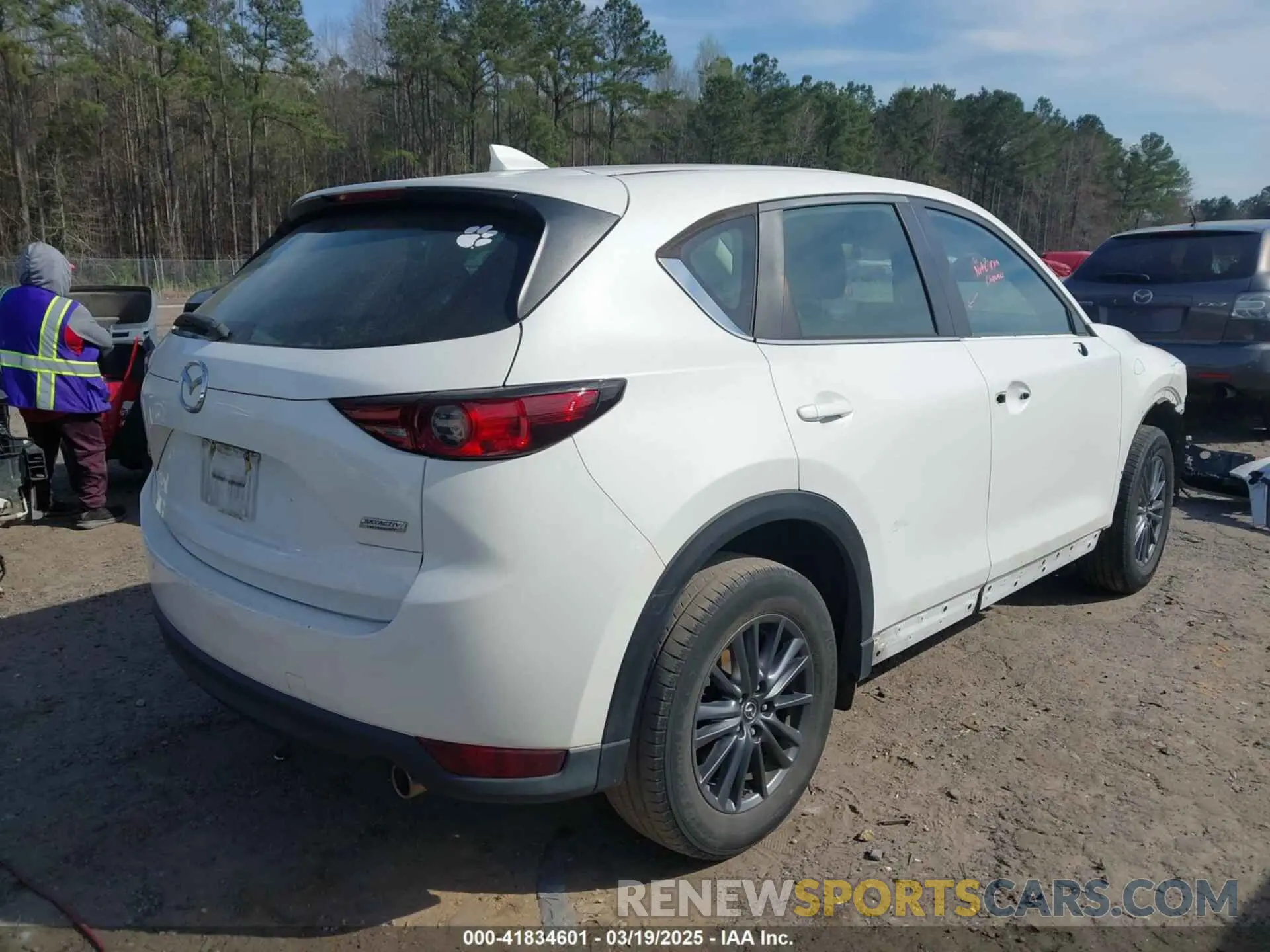 4 Photograph of a damaged car JM3KFABMXK1504069 MAZDA CX-5 2019