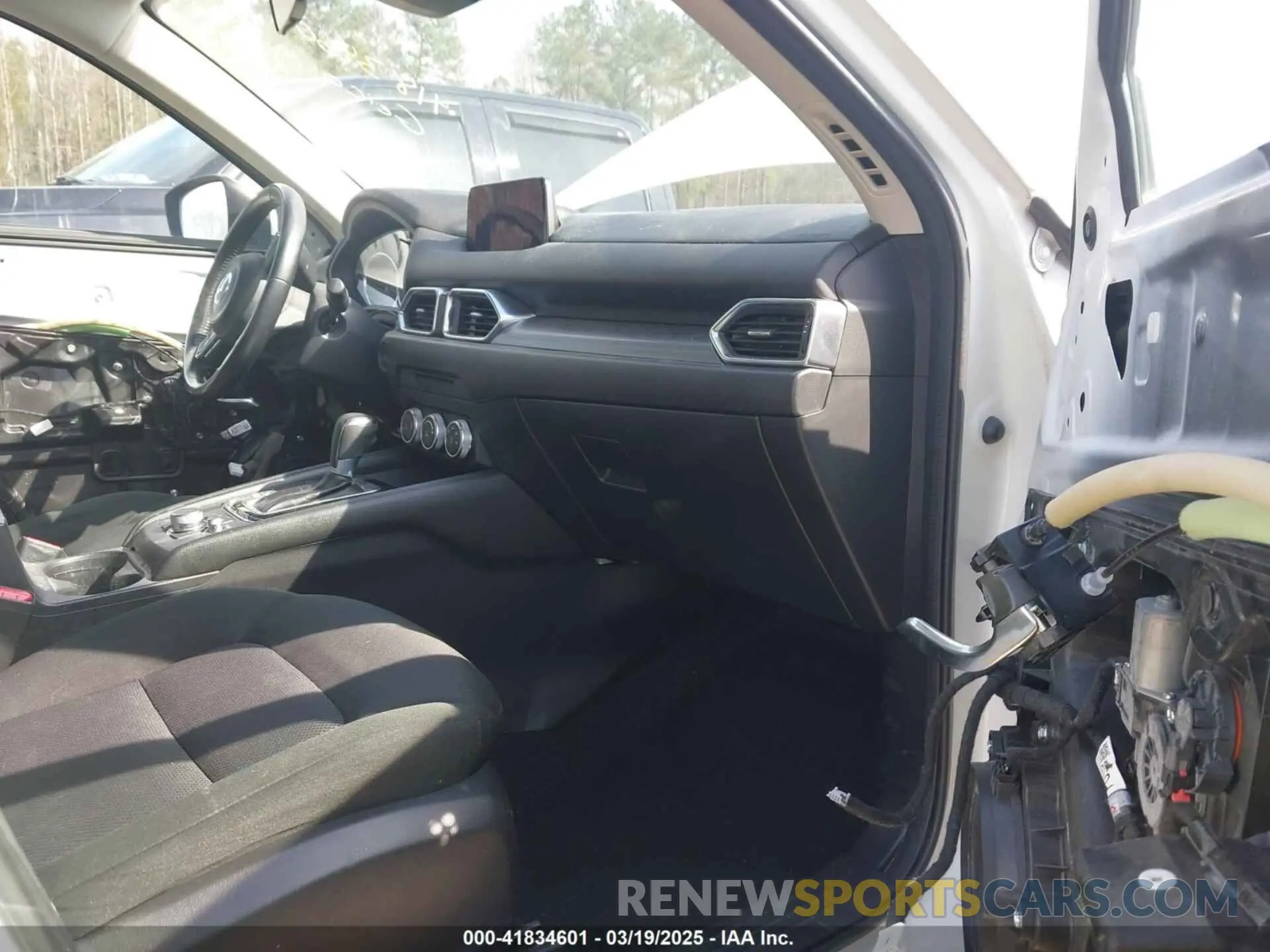 5 Photograph of a damaged car JM3KFABMXK1504069 MAZDA CX-5 2019