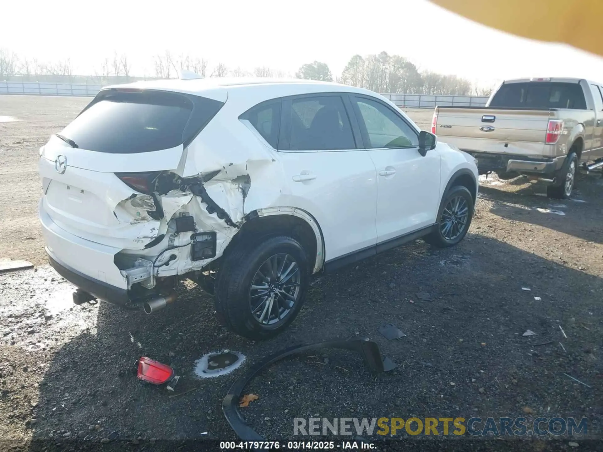 4 Photograph of a damaged car JM3KFACM0K1564330 MAZDA CX-5 2019