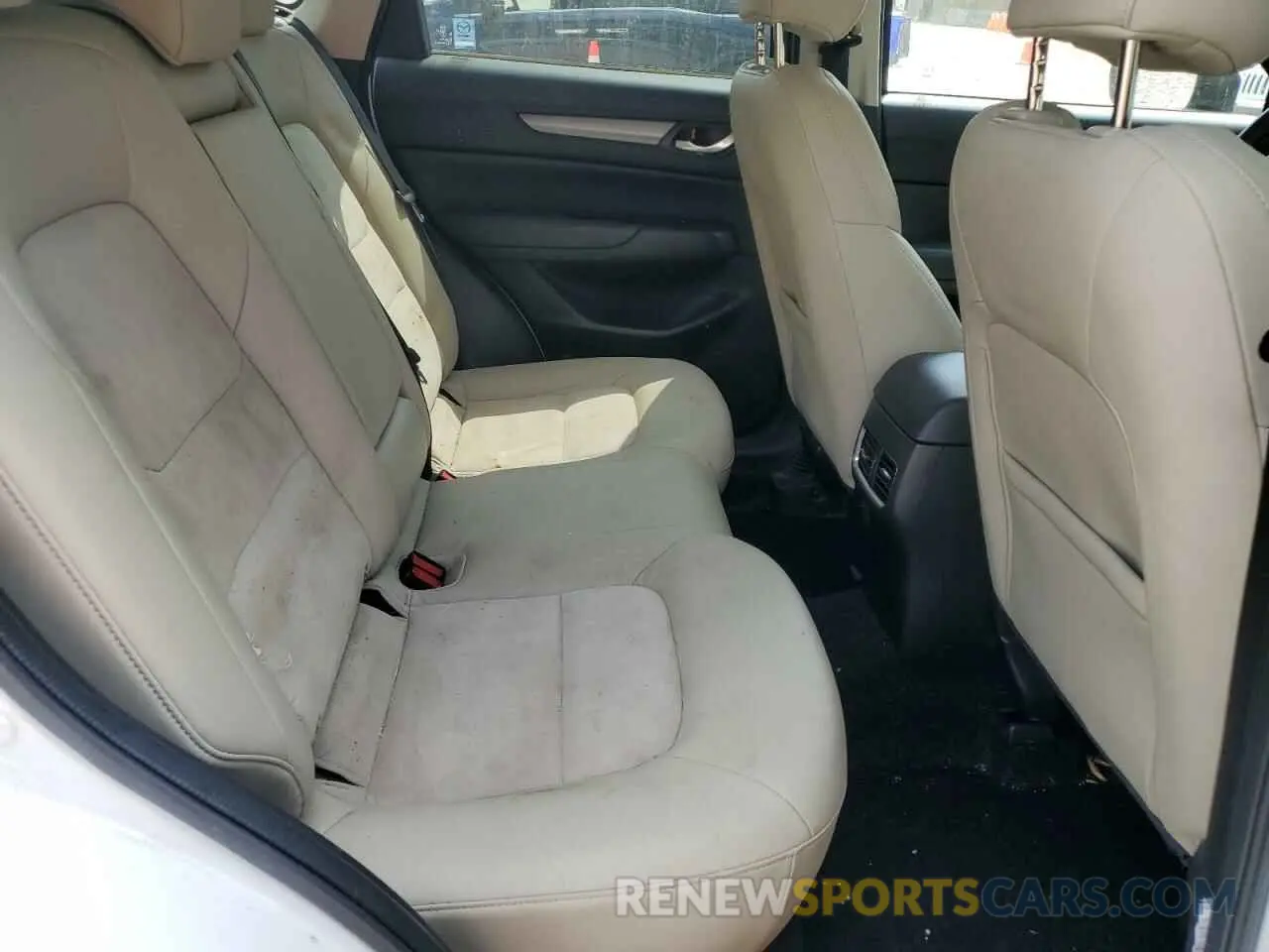 11 Photograph of a damaged car JM3KFACM2K0575822 MAZDA CX-5 2019