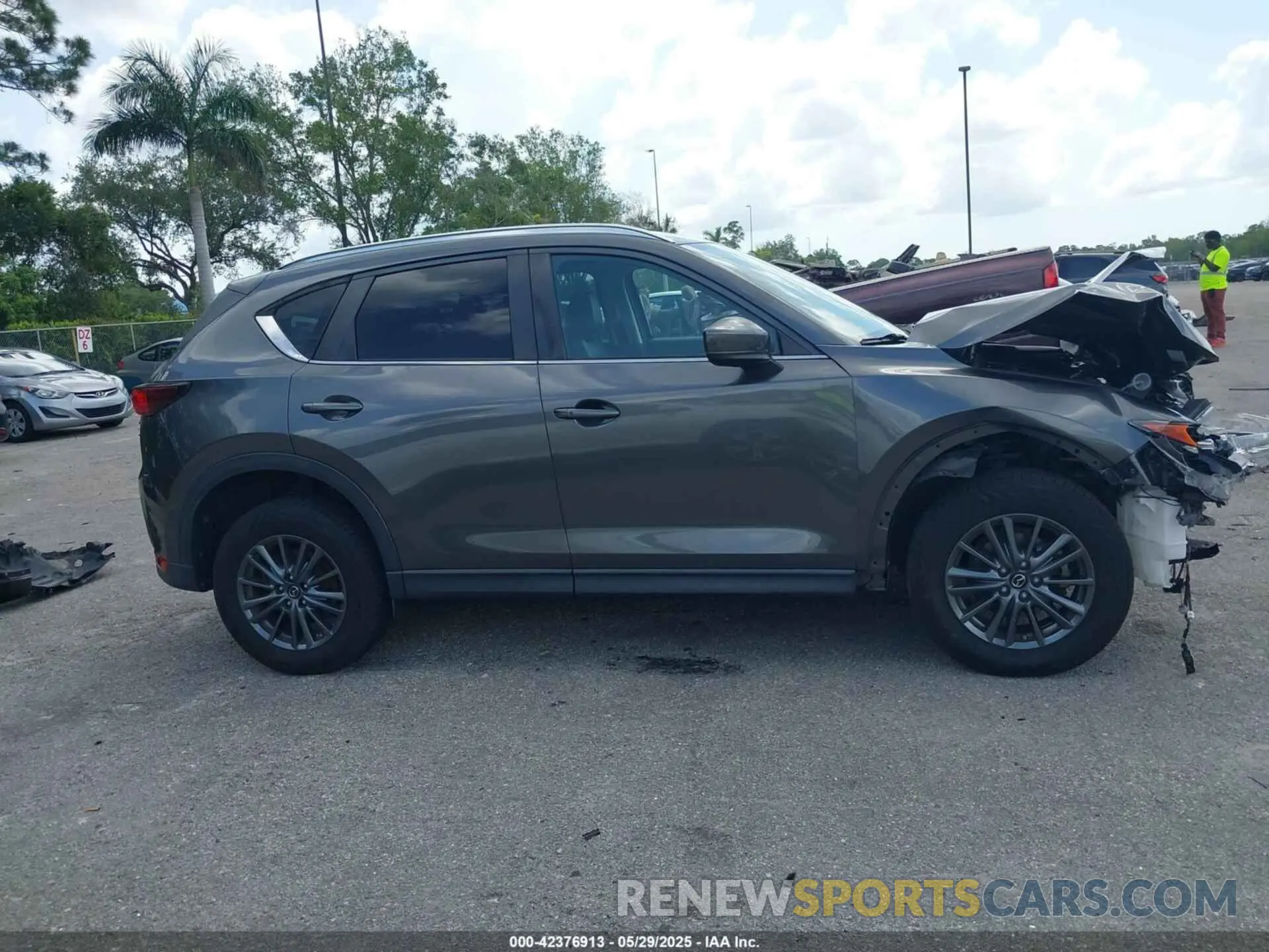 12 Photograph of a damaged car JM3KFACM3K0607905 MAZDA CX-5 2019