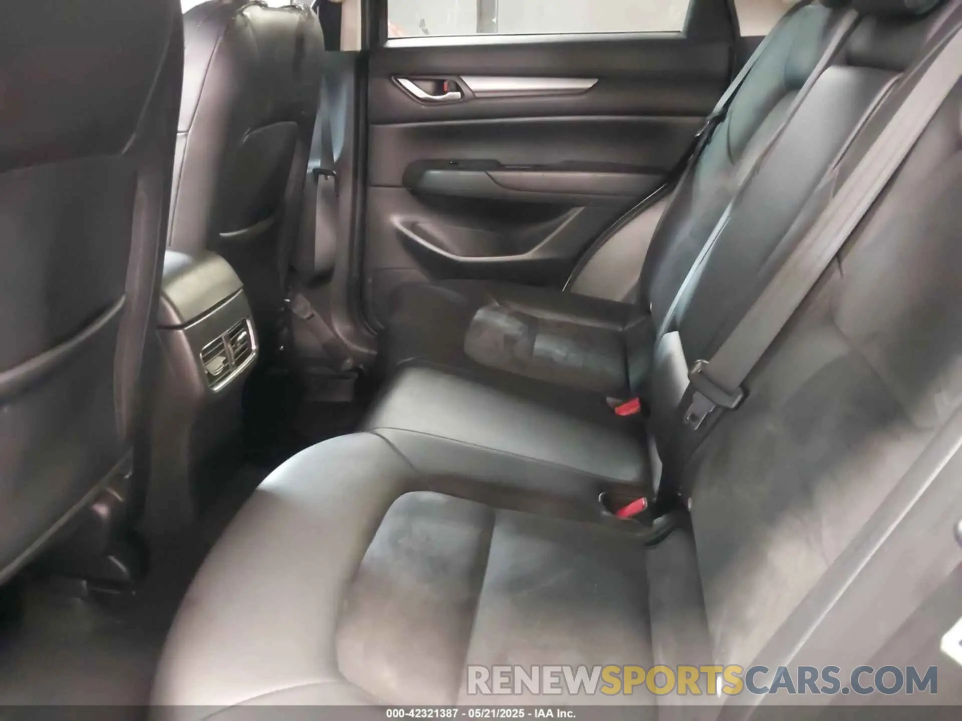 8 Photograph of a damaged car JM3KFACM3K1558196 MAZDA CX-5 2019