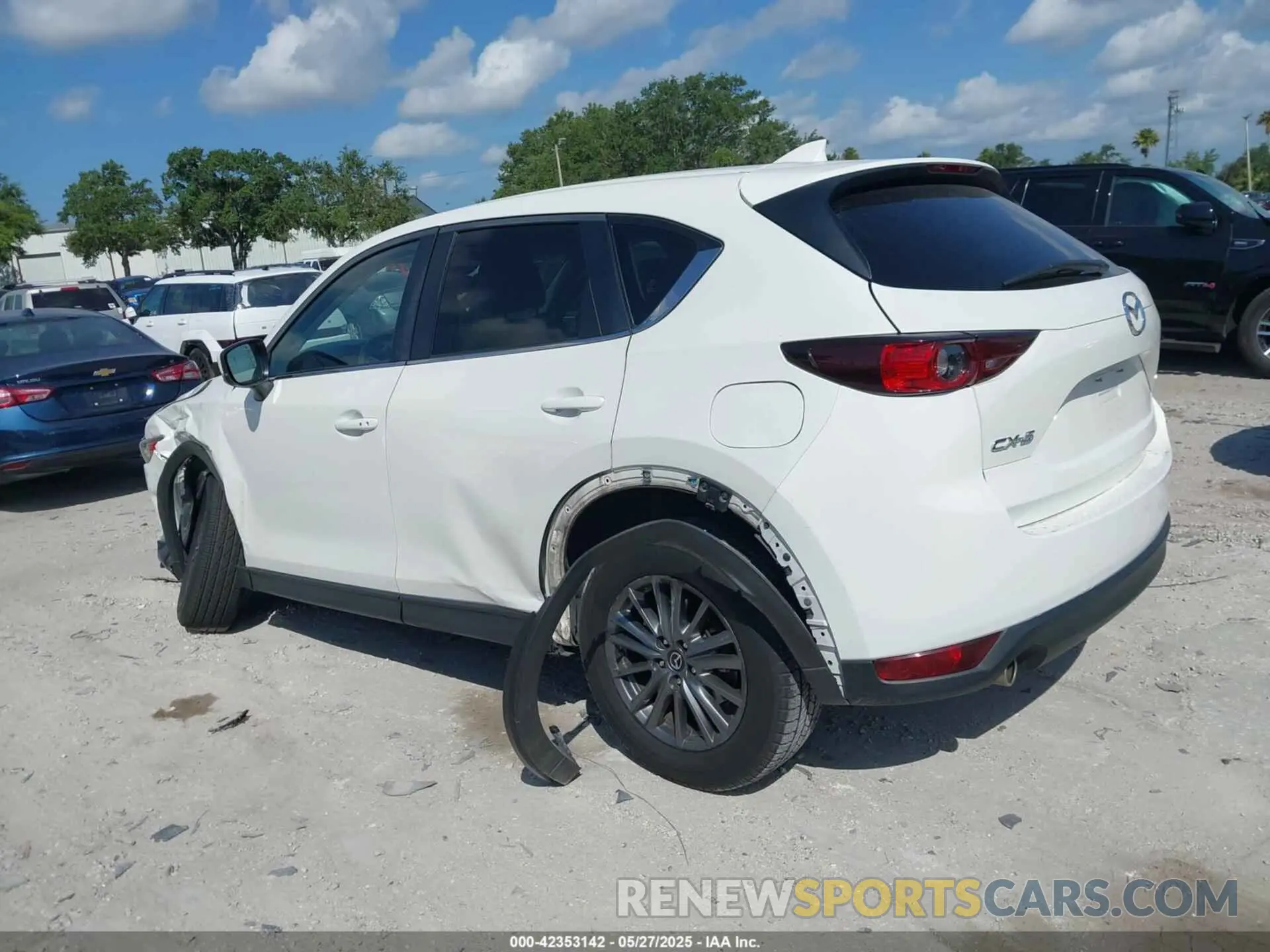 3 Photograph of a damaged car JM3KFACM6K1586025 MAZDA CX-5 2019