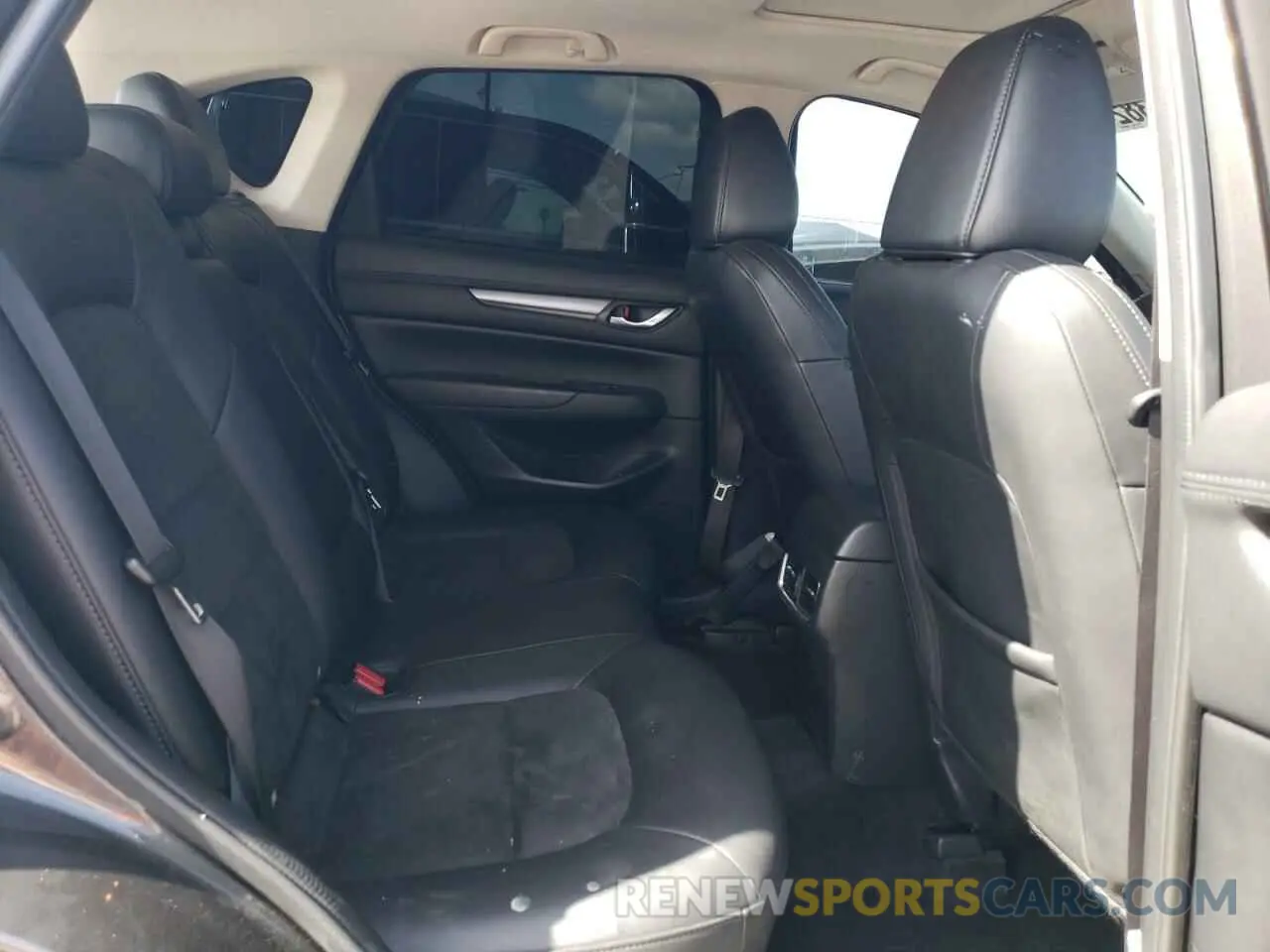 11 Photograph of a damaged car JM3KFACM7K1578354 MAZDA CX-5 2019