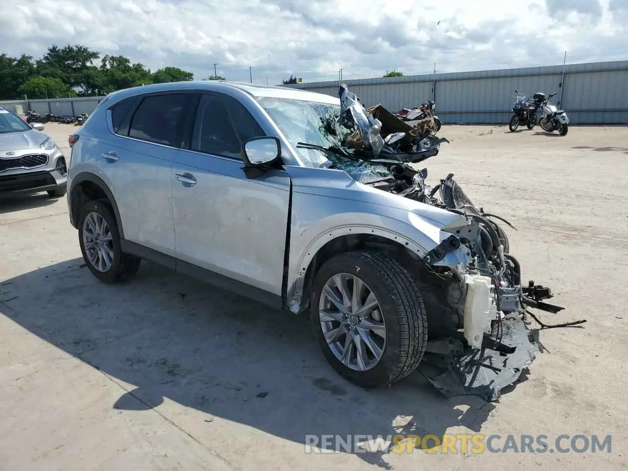 4 Photograph of a damaged car JM3KFADM0K1598704 MAZDA CX-5 2019