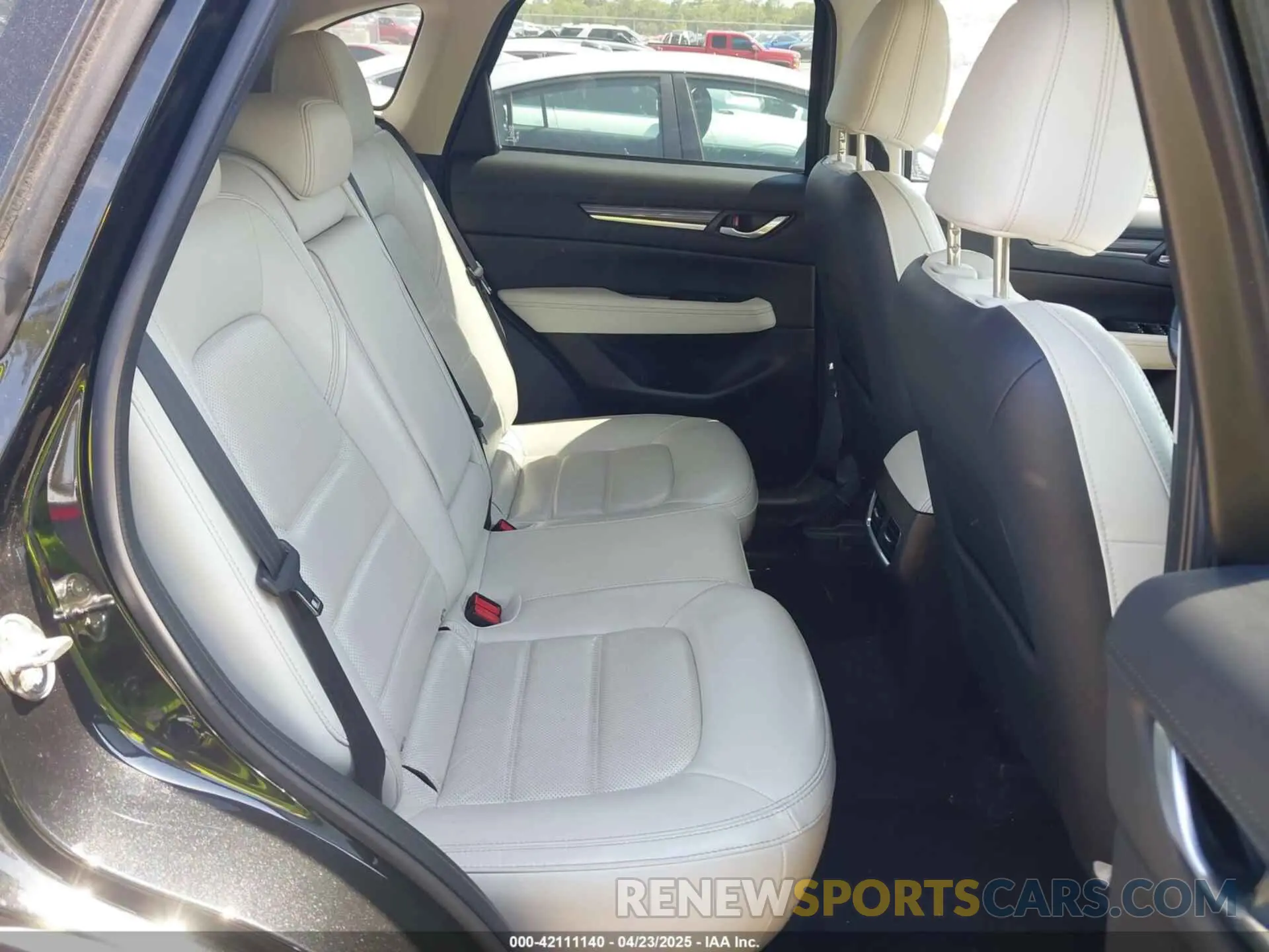 8 Photograph of a damaged car JM3KFADM2K0694677 MAZDA CX-5 2019