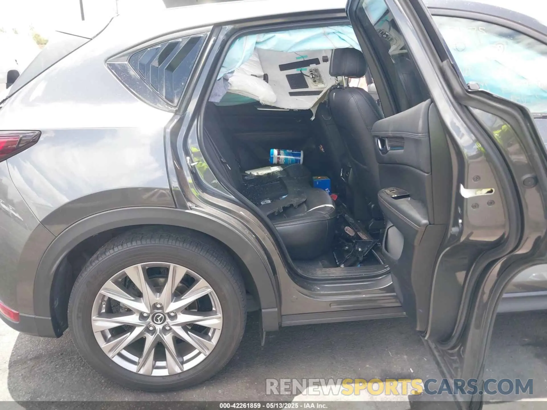 8 Photograph of a damaged car JM3KFADM5K0693698 MAZDA CX-5 2019