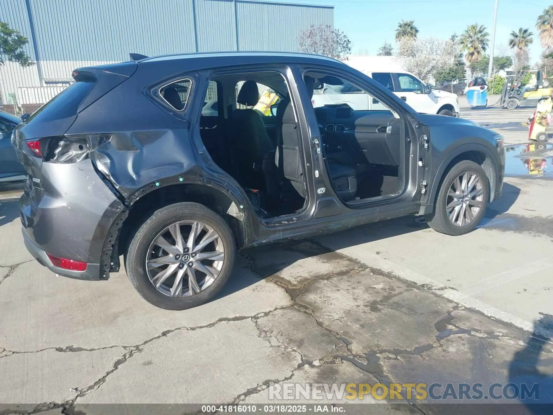 4 Photograph of a damaged car JM3KFADM7K1500753 MAZDA CX-5 2019