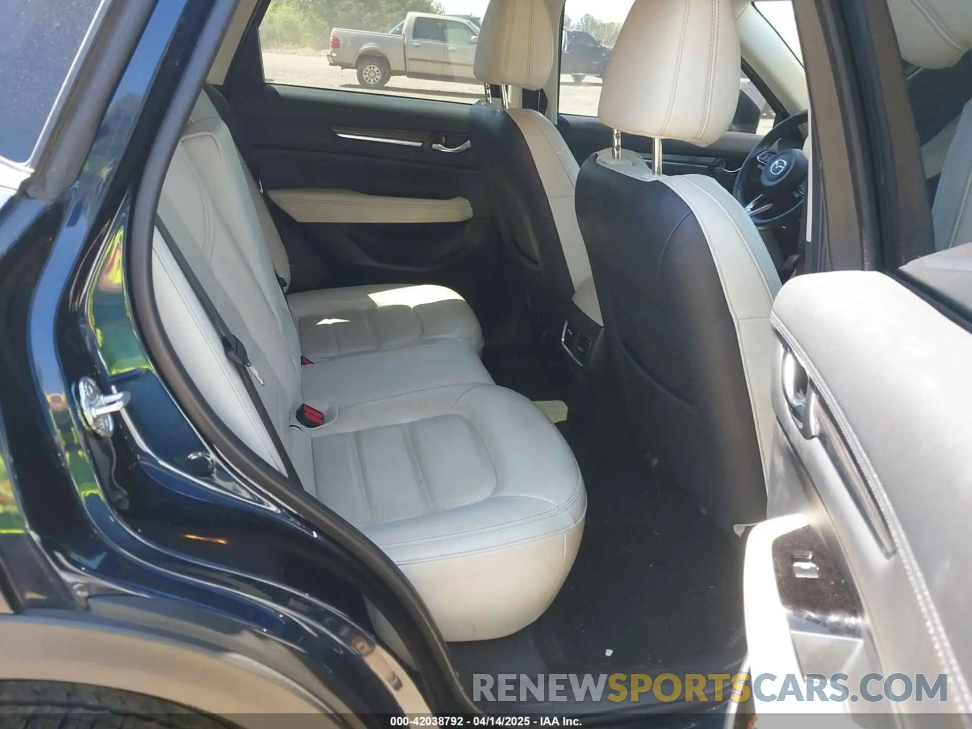 8 Photograph of a damaged car JM3KFADM9K1681967 MAZDA CX-5 2019