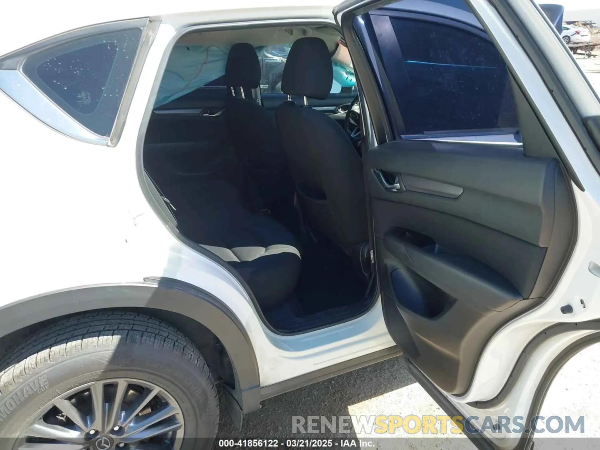 8 Photograph of a damaged car JM3KFBBM8K1635586 MAZDA CX-5 2019