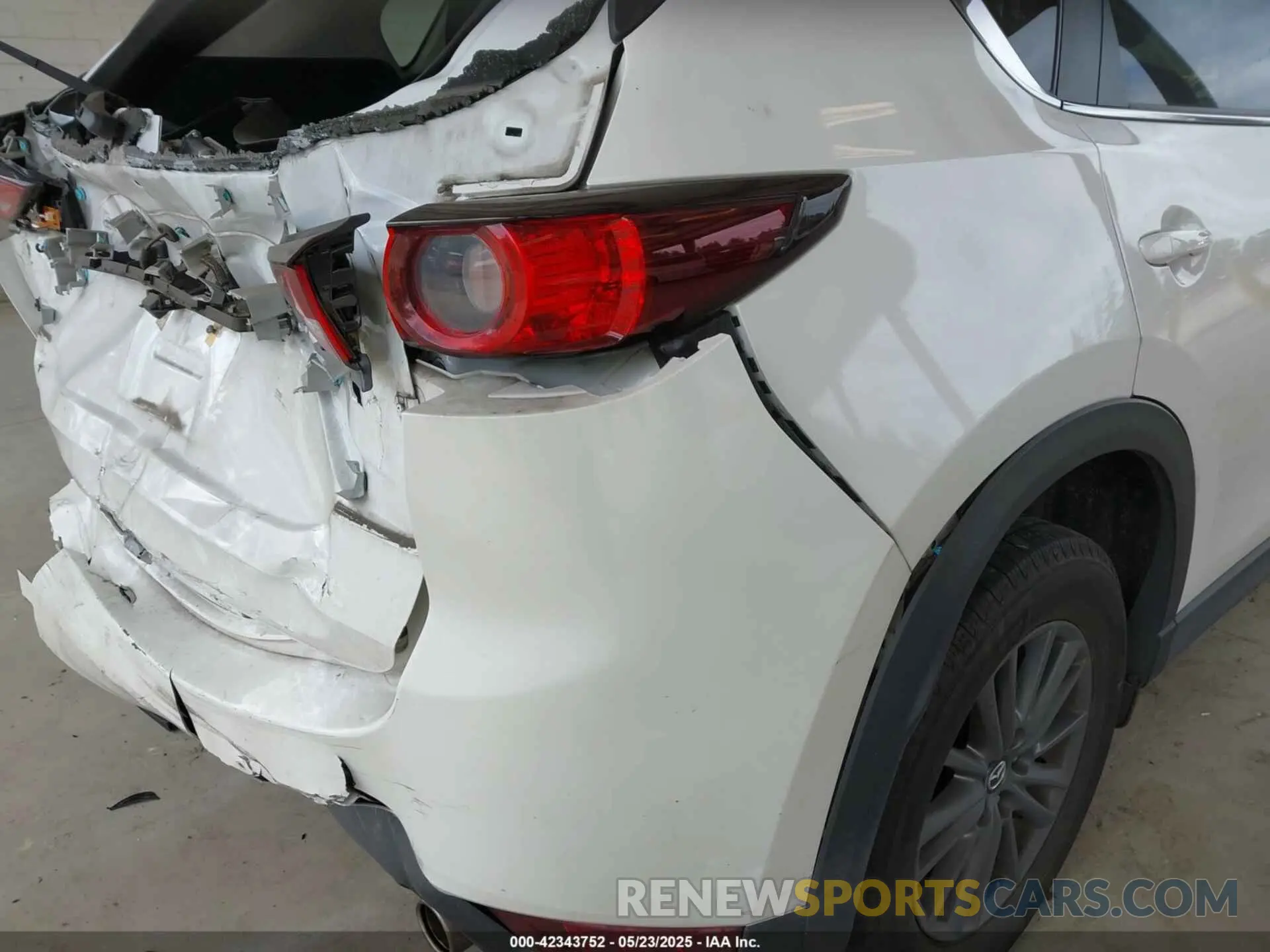 6 Photograph of a damaged car JM3KFBCM0K1626475 MAZDA CX-5 2019