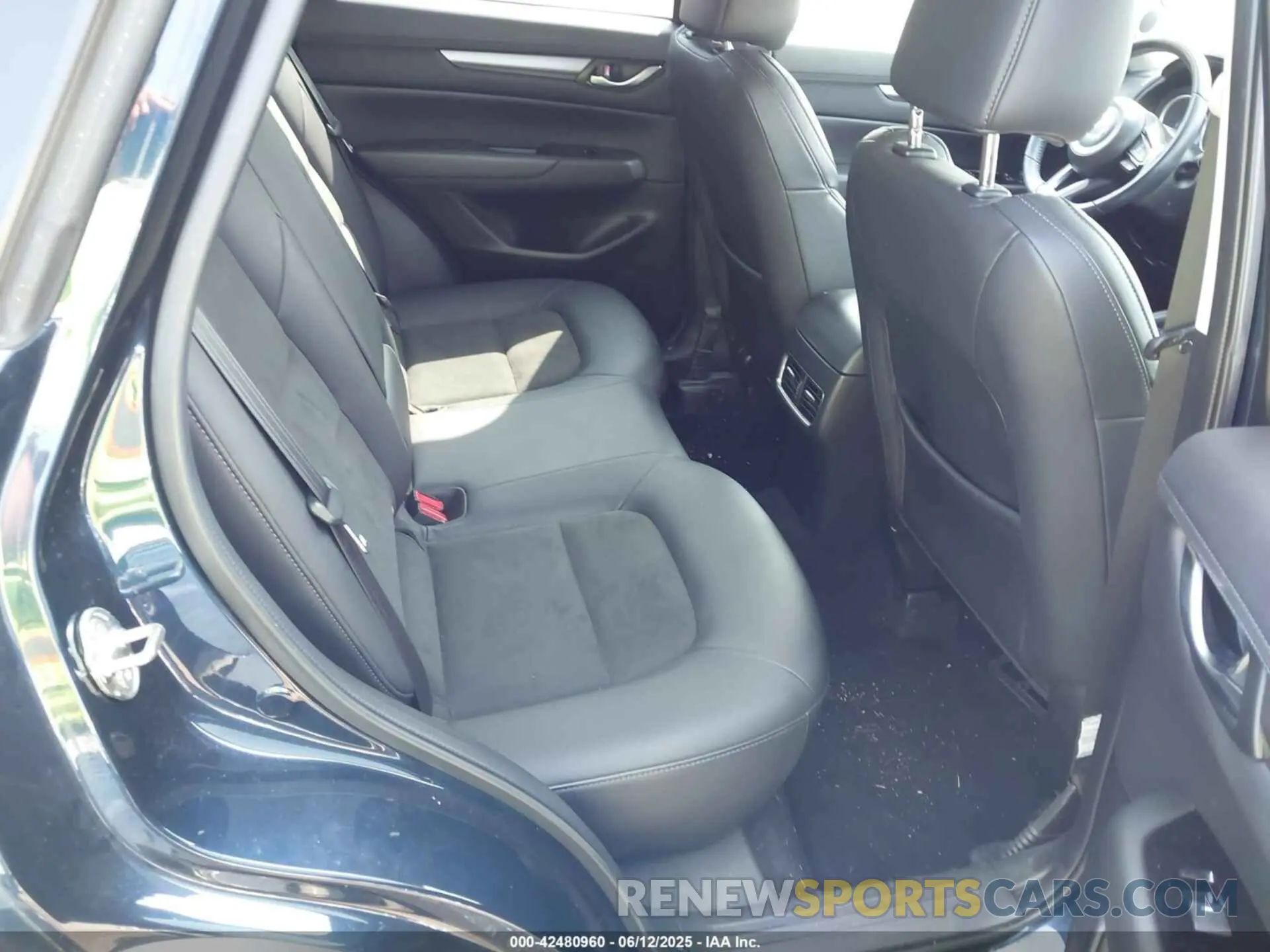 8 Photograph of a damaged car JM3KFBCM1K1662353 MAZDA CX-5 2019