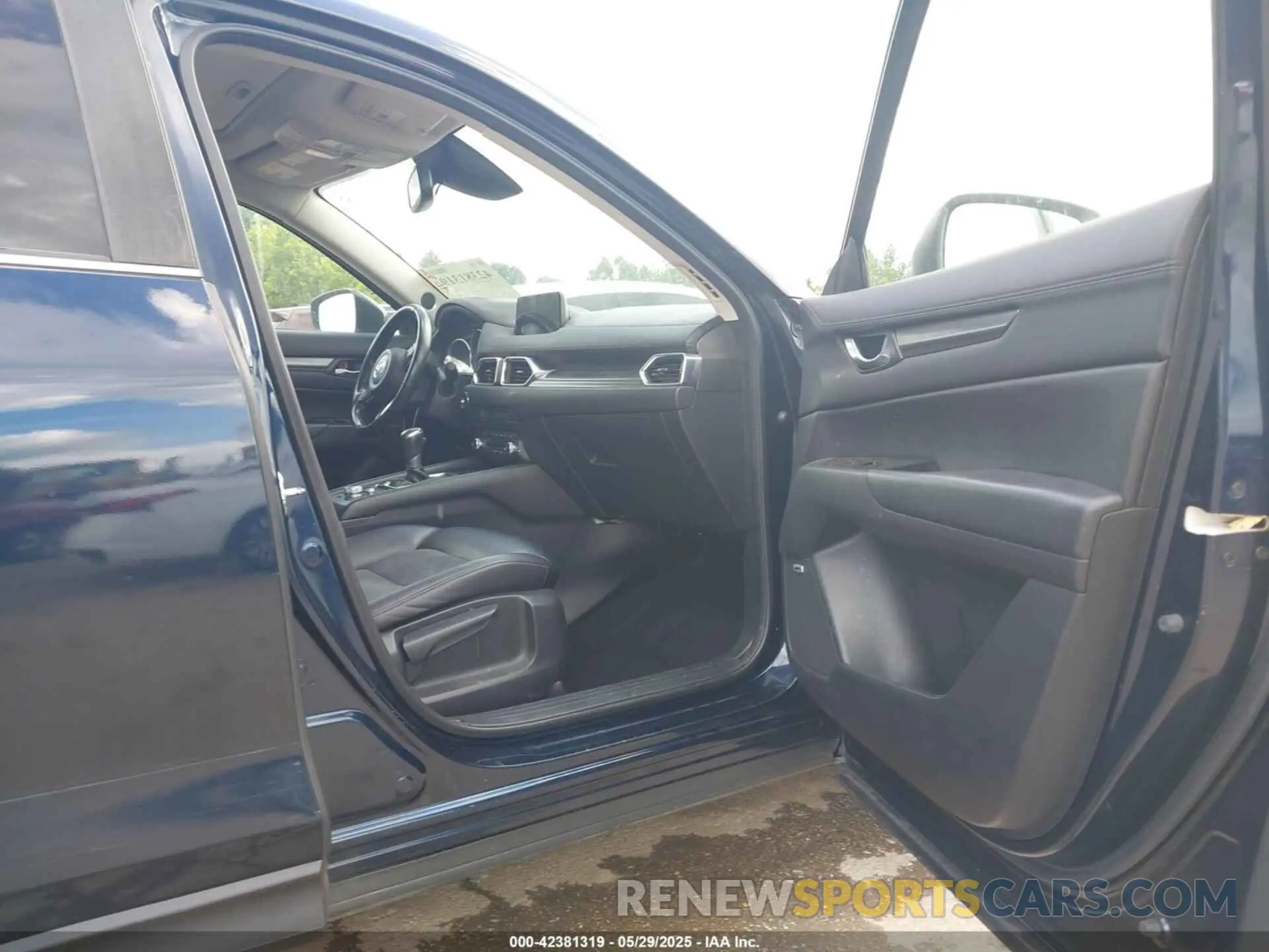 18 Photograph of a damaged car JM3KFBCM3K0526148 MAZDA CX-5 2019