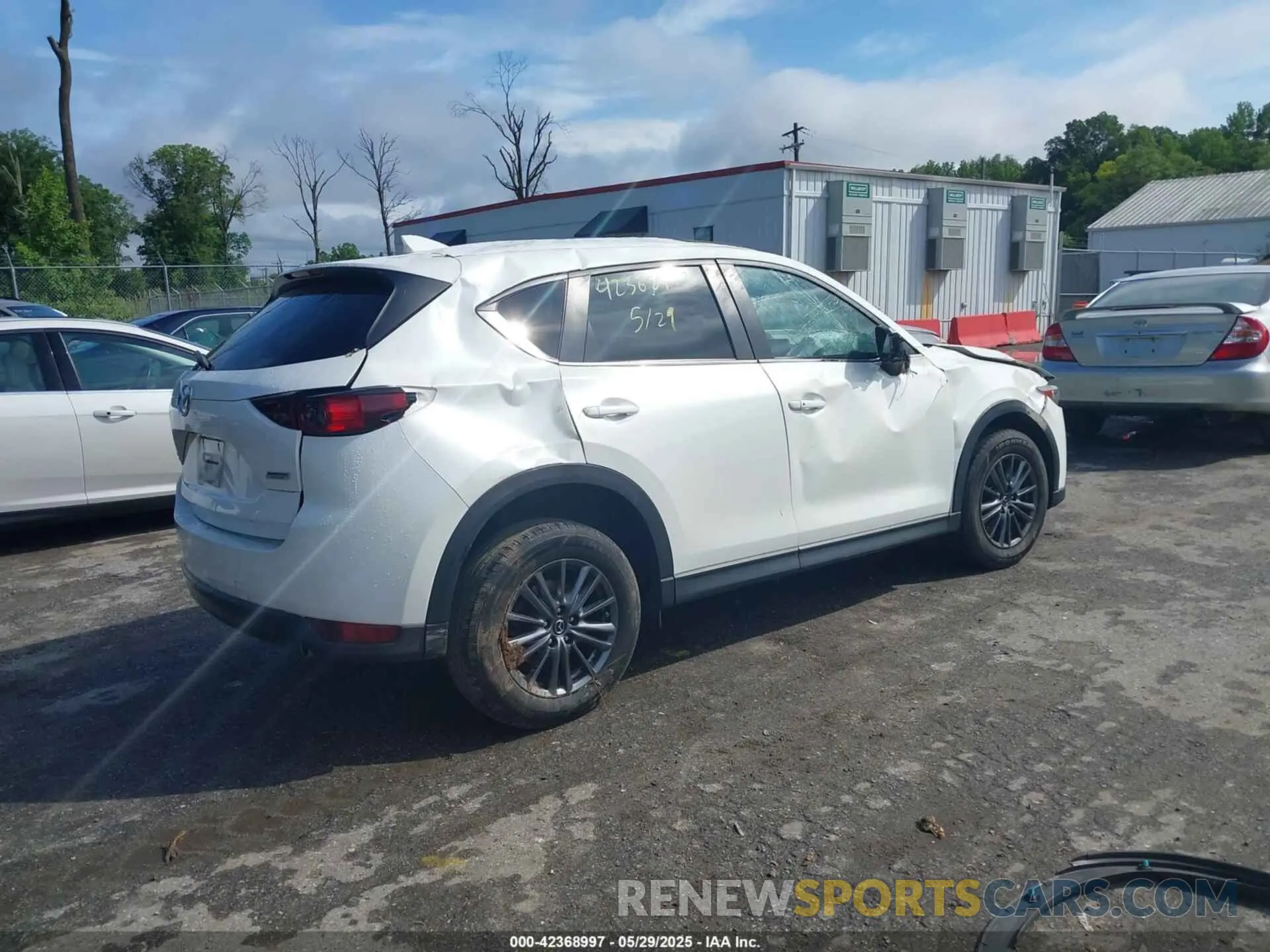 4 Photograph of a damaged car JM3KFBCM6K0574405 MAZDA CX-5 2019