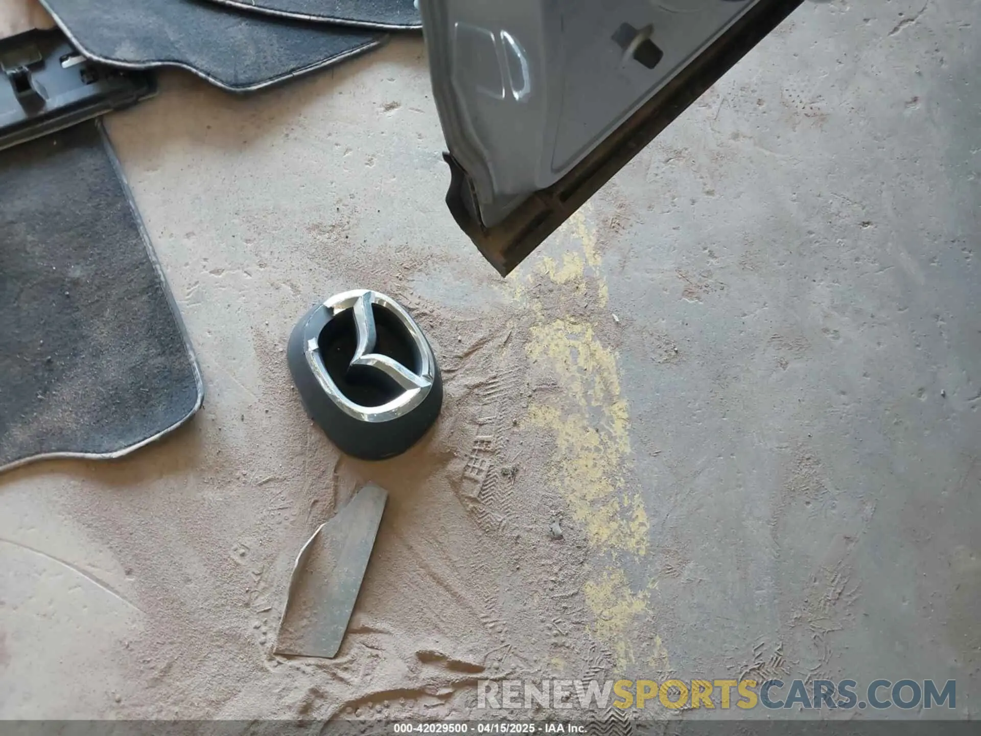 12 Photograph of a damaged car JM3KFBCM8K1553503 MAZDA CX-5 2019