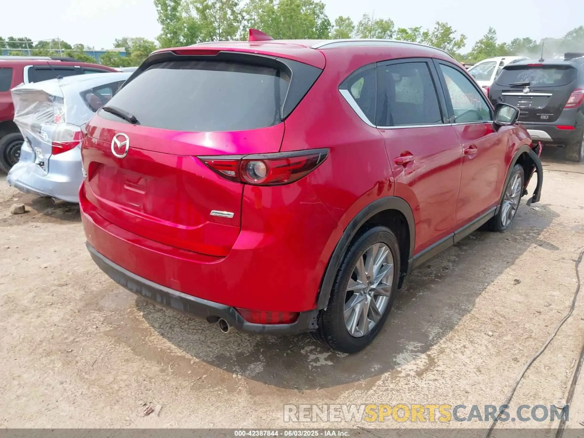 4 Photograph of a damaged car JM3KFBDM1K0531993 MAZDA CX-5 2019