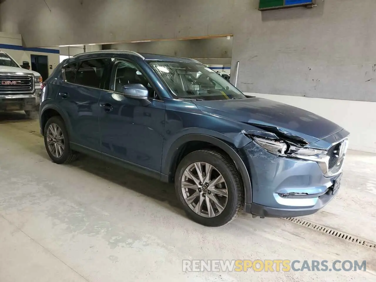 4 Photograph of a damaged car JM3KFBDM2K0540394 MAZDA CX-5 2019