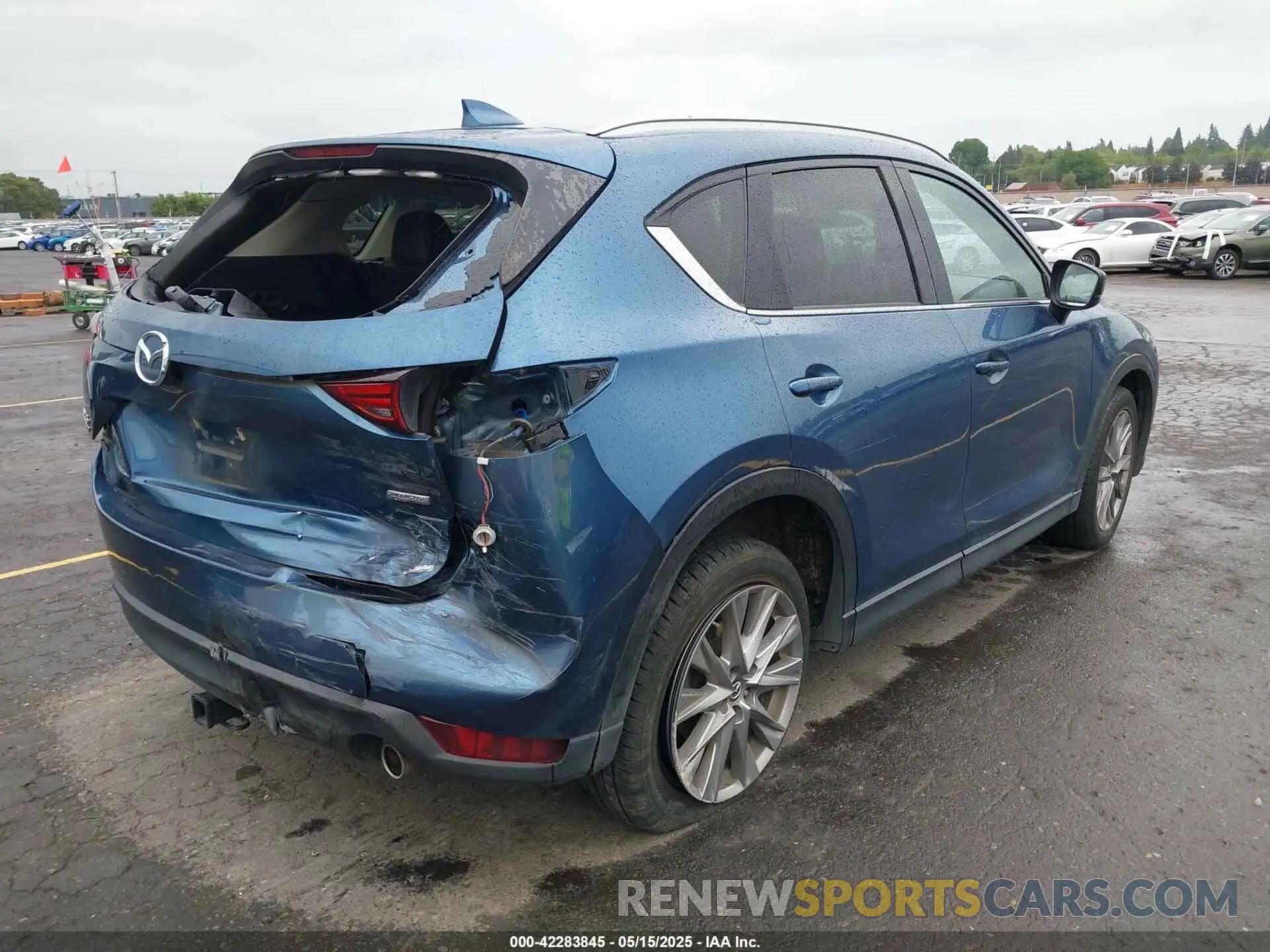 4 Photograph of a damaged car JM3KFBDM2K0580930 MAZDA CX-5 2019