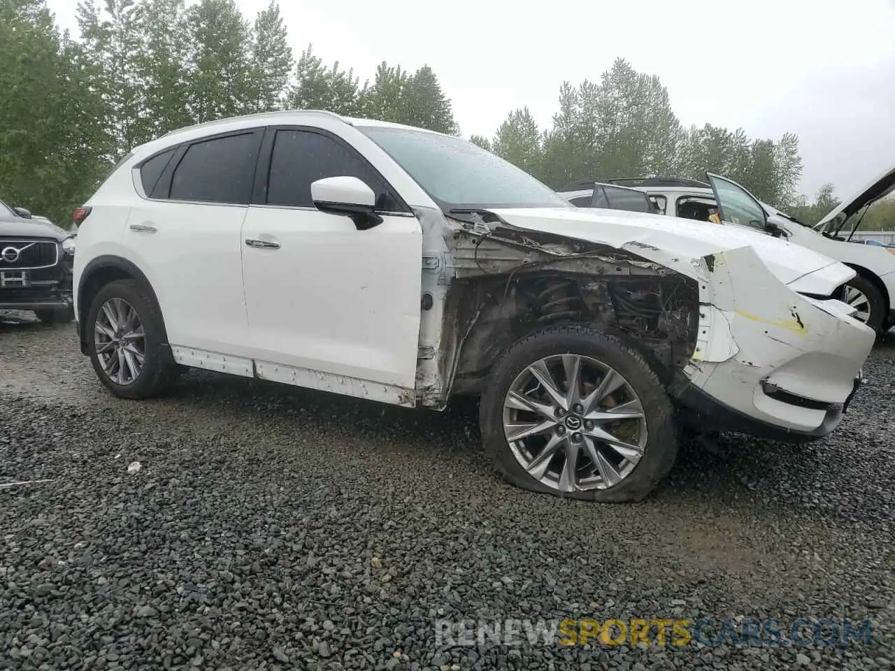 4 Photograph of a damaged car JM3KFBDM4K0669589 MAZDA CX-5 2019