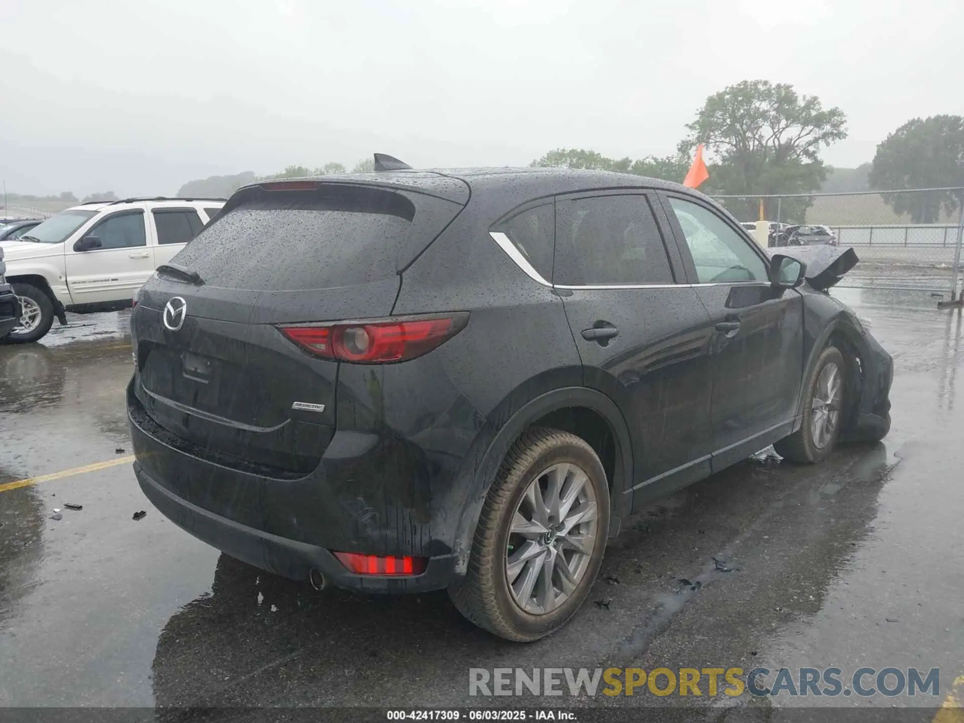 4 Photograph of a damaged car JM3KFBDM8K0550394 MAZDA CX-5 2019