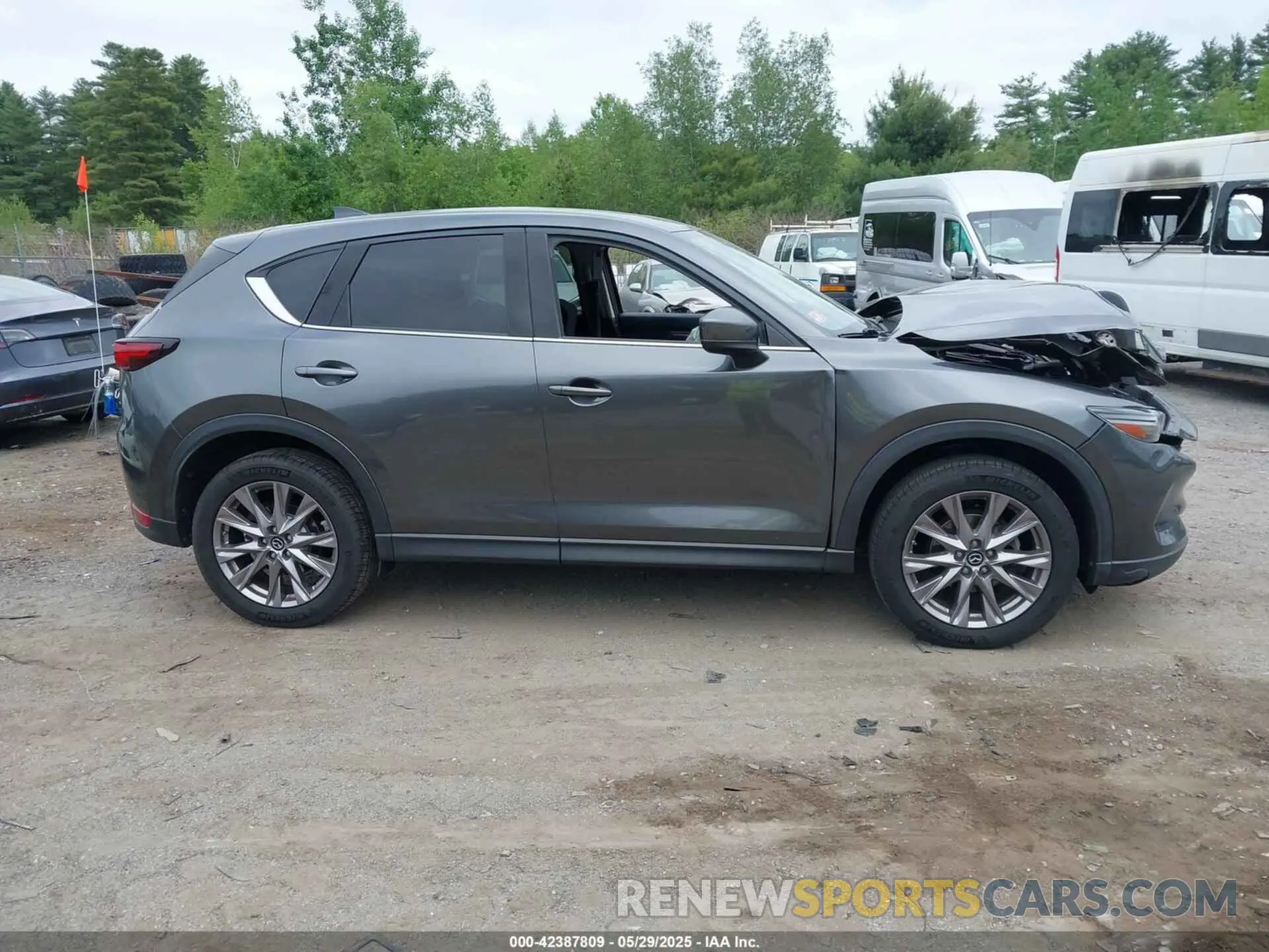 13 Photograph of a damaged car JM3KFBDM9K0610943 MAZDA CX-5 2019