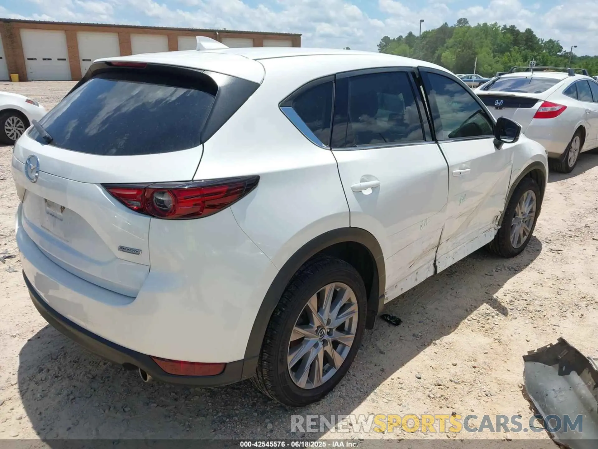 4 Photograph of a damaged car JM3KFBDM9K1675852 MAZDA CX-5 2019
