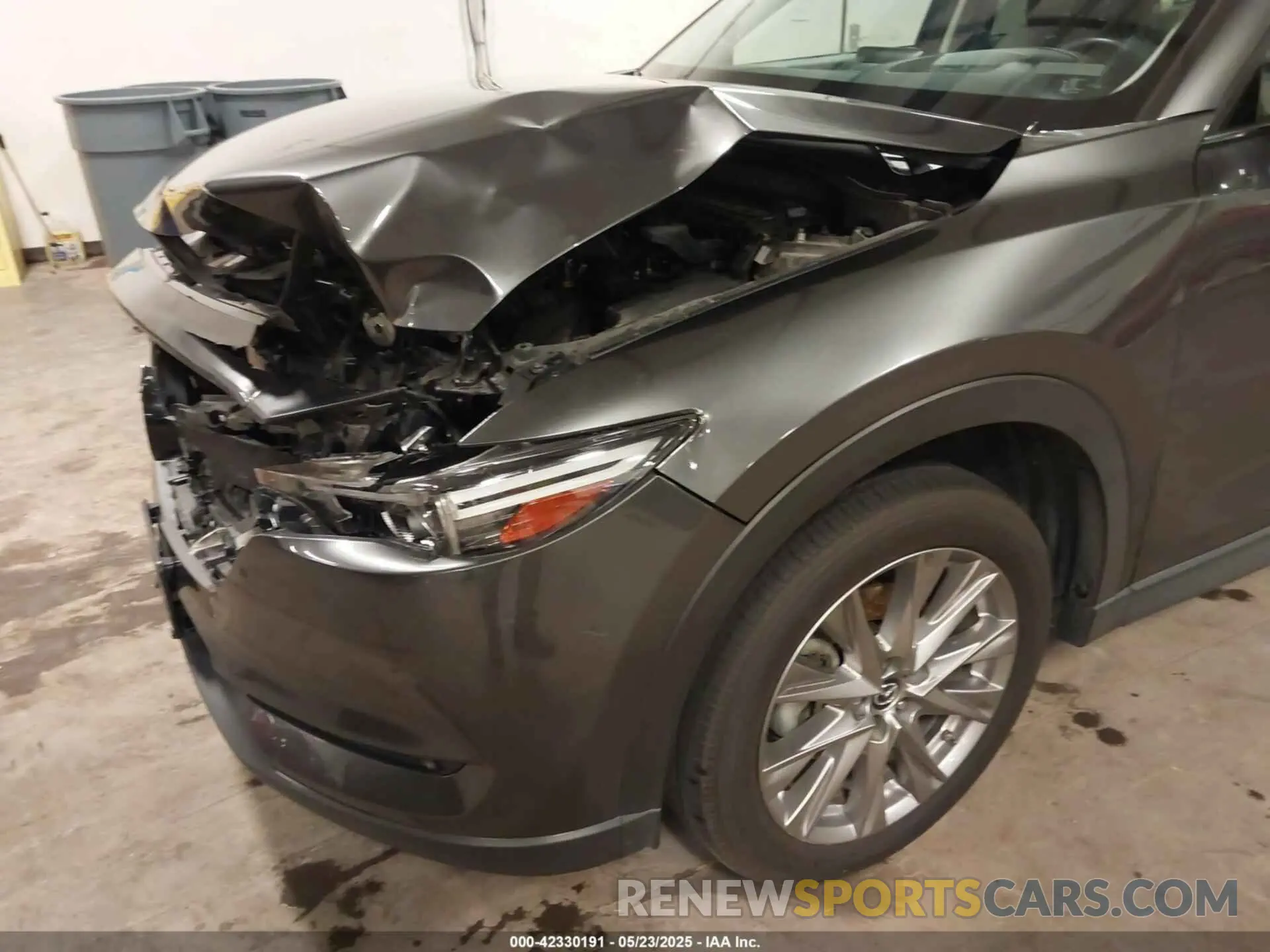 18 Photograph of a damaged car JM3KFBDYXK0694337 MAZDA CX-5 2019