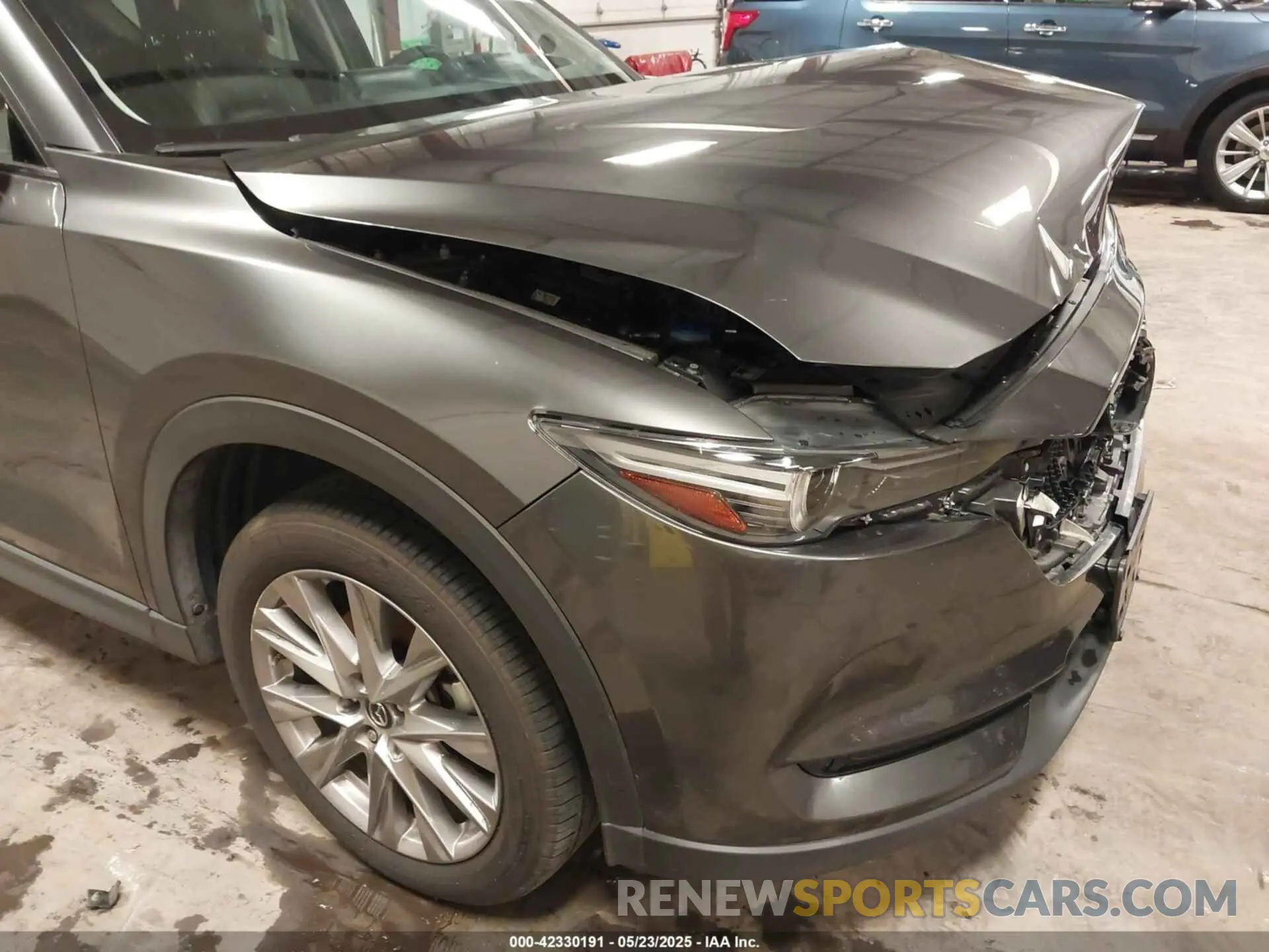 19 Photograph of a damaged car JM3KFBDYXK0694337 MAZDA CX-5 2019
