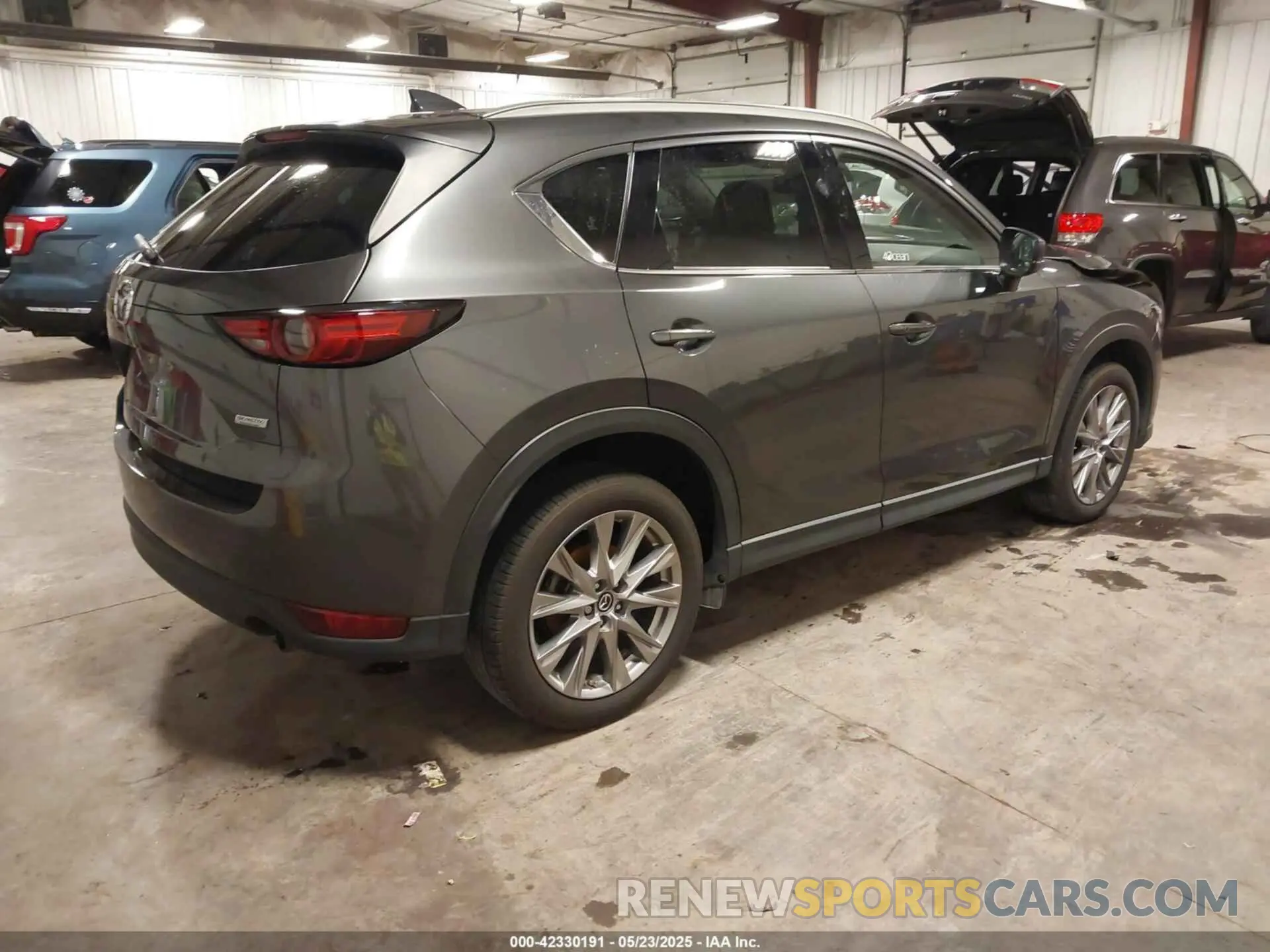 4 Photograph of a damaged car JM3KFBDYXK0694337 MAZDA CX-5 2019