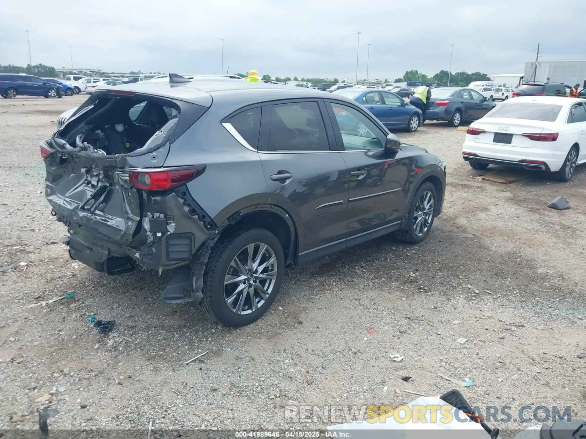 4 Photograph of a damaged car JM3KFBE21K0656716 MAZDA CX-5 2019