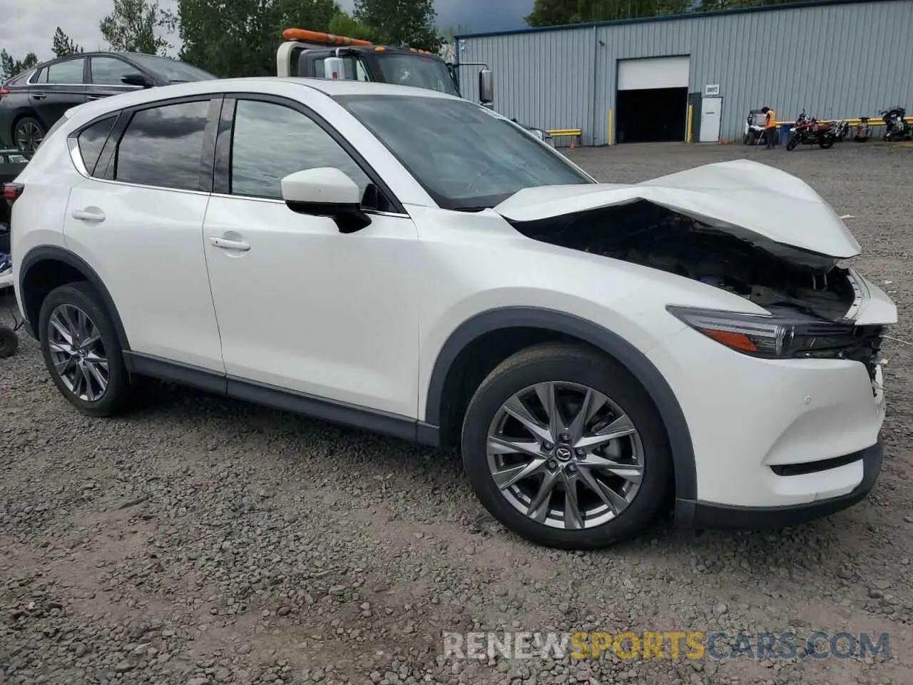 4 Photograph of a damaged car JM3KFBEY4K0592854 MAZDA CX-5 2019